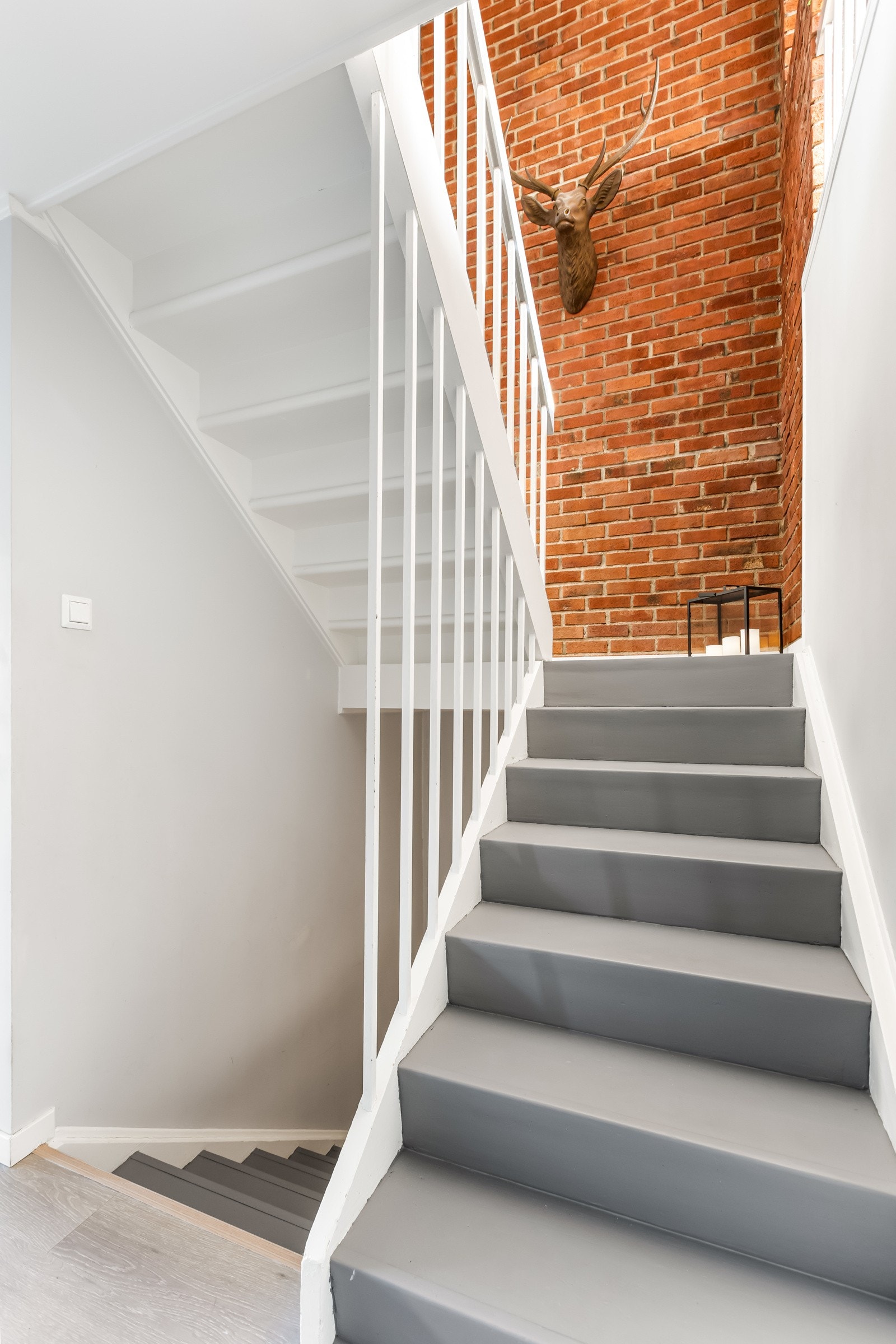 Trapp mellom etasjene. Galleribilde