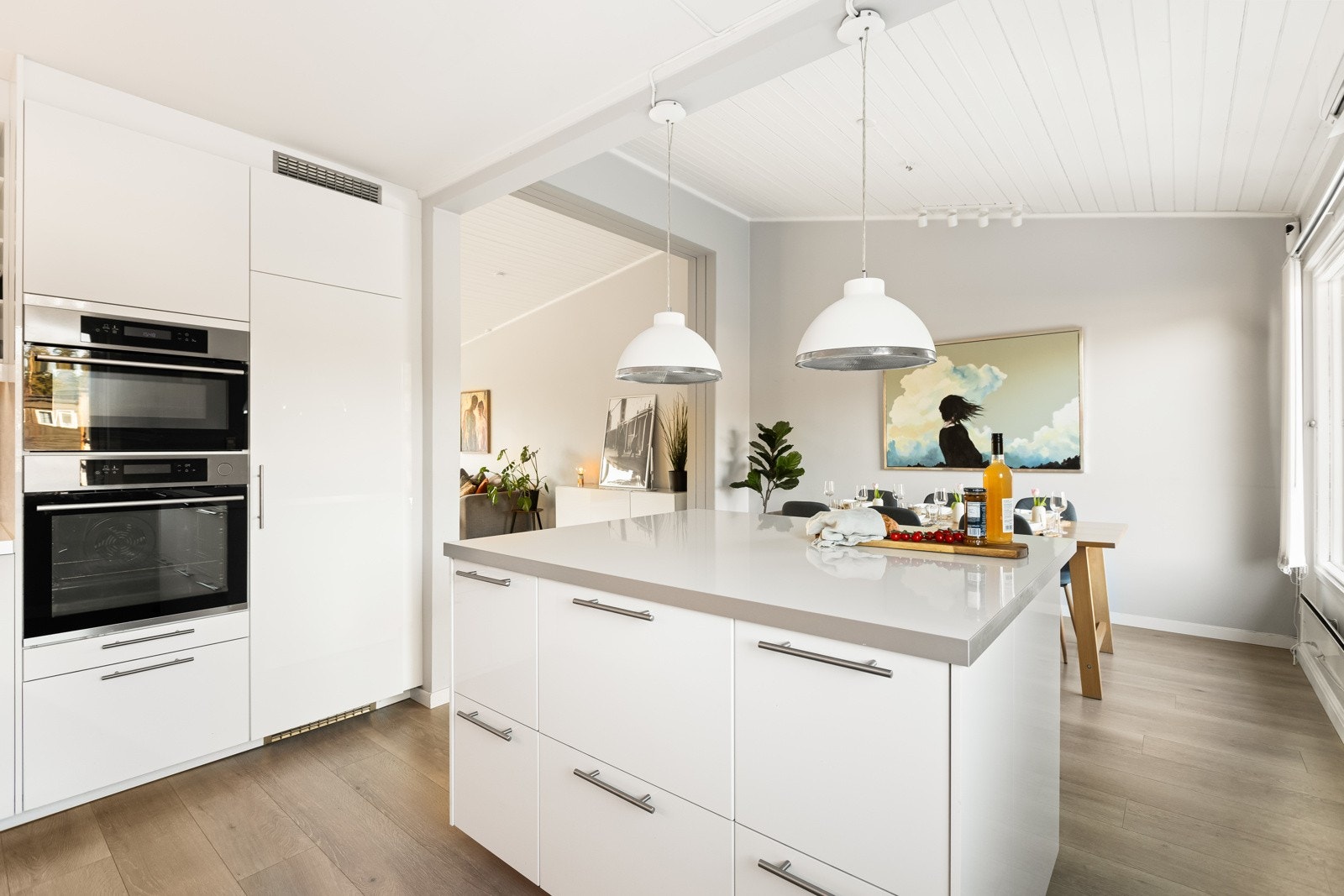 Kjøkken og spisestue. Galleribilde