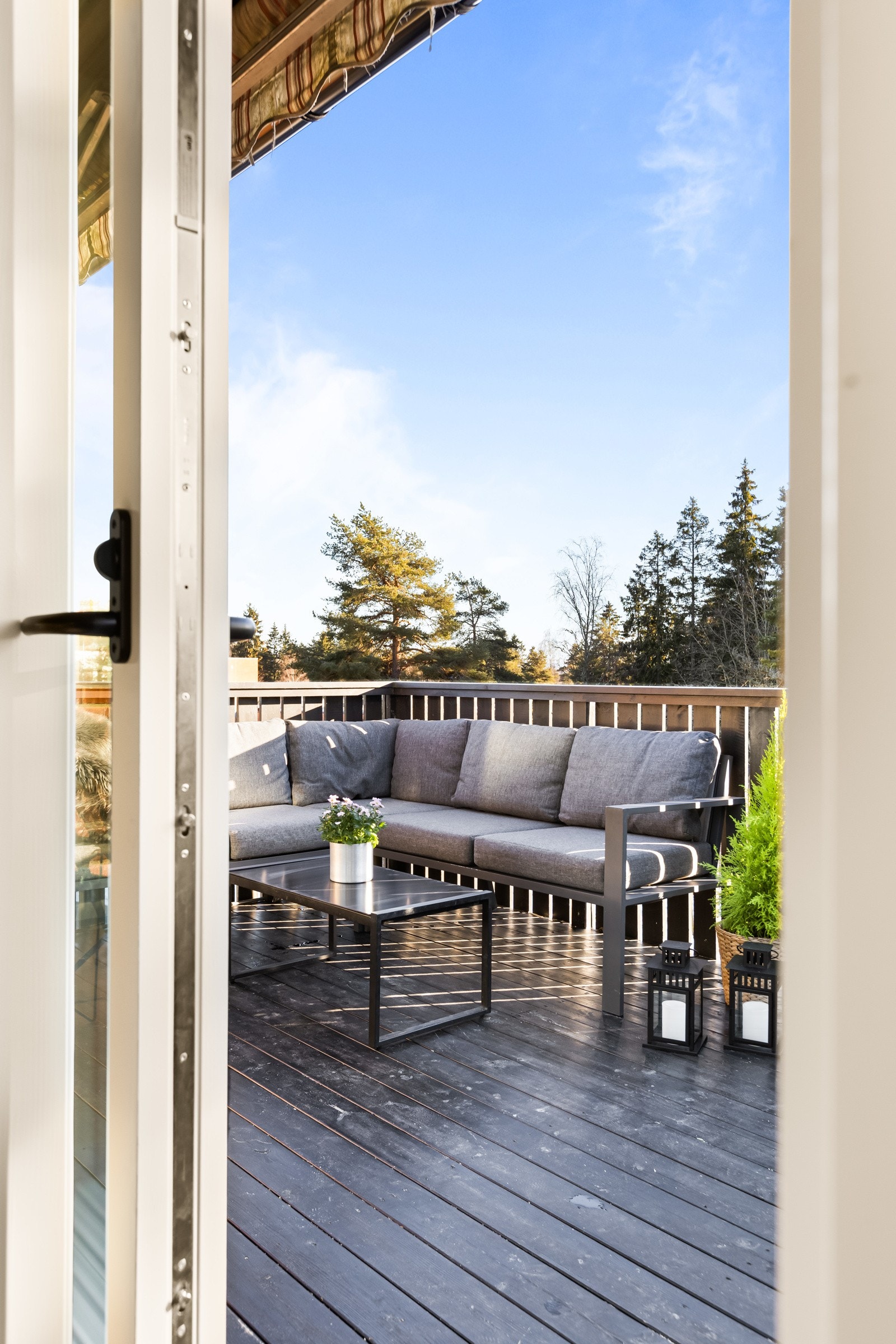 Veranda 2.etasje. Galleribilde