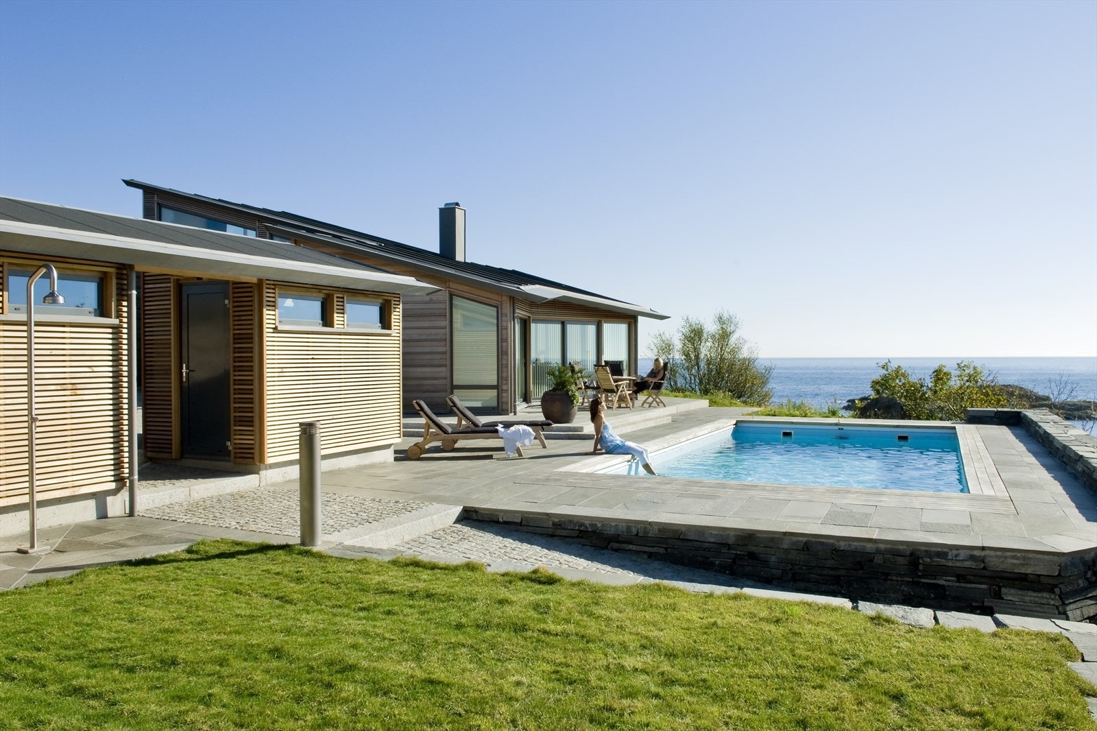 Bilde tatt for noen år siden (før tak til basseng ble montert). Galleribilde