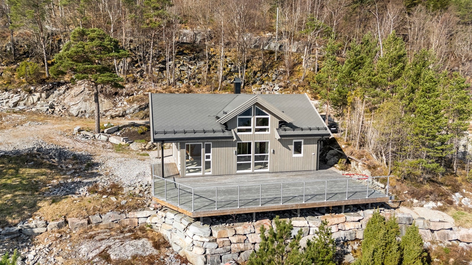Hytta ligger fint til i nyetablert hyttefelt på "Solhaug" Galleribilde