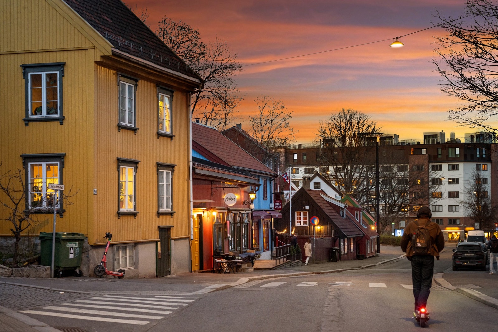Idyllisk nærområde med "alt" du trenger rett utenfor døren. Galleribilde