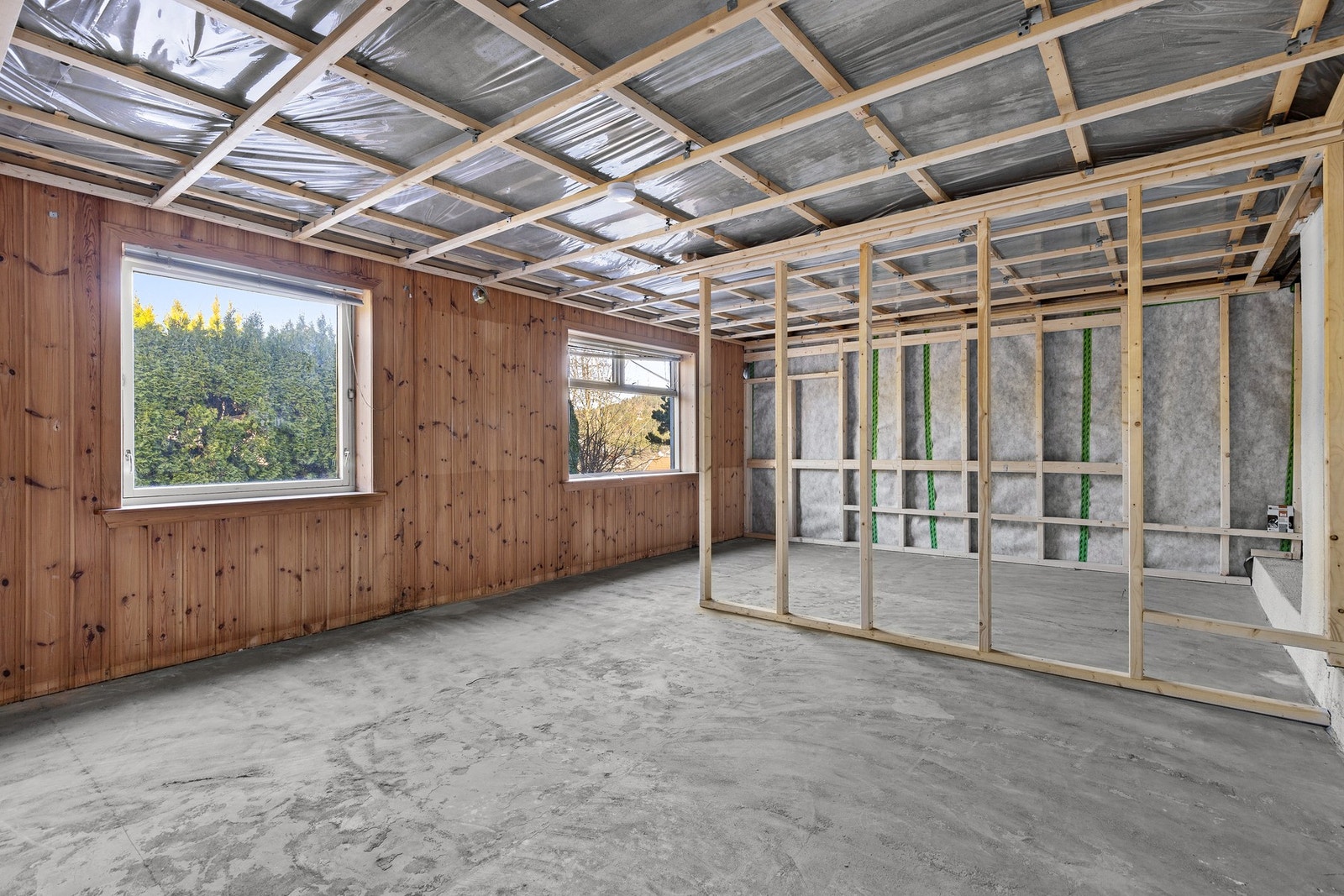 Flere rom i underetasjen er godkjent bruksendret til varig opphold, men ikke innredet Galleribilde