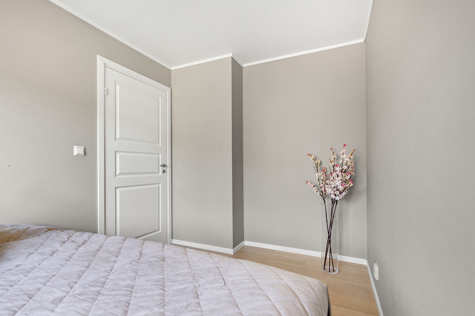 Fin plass til garderobeskap Galleribilde