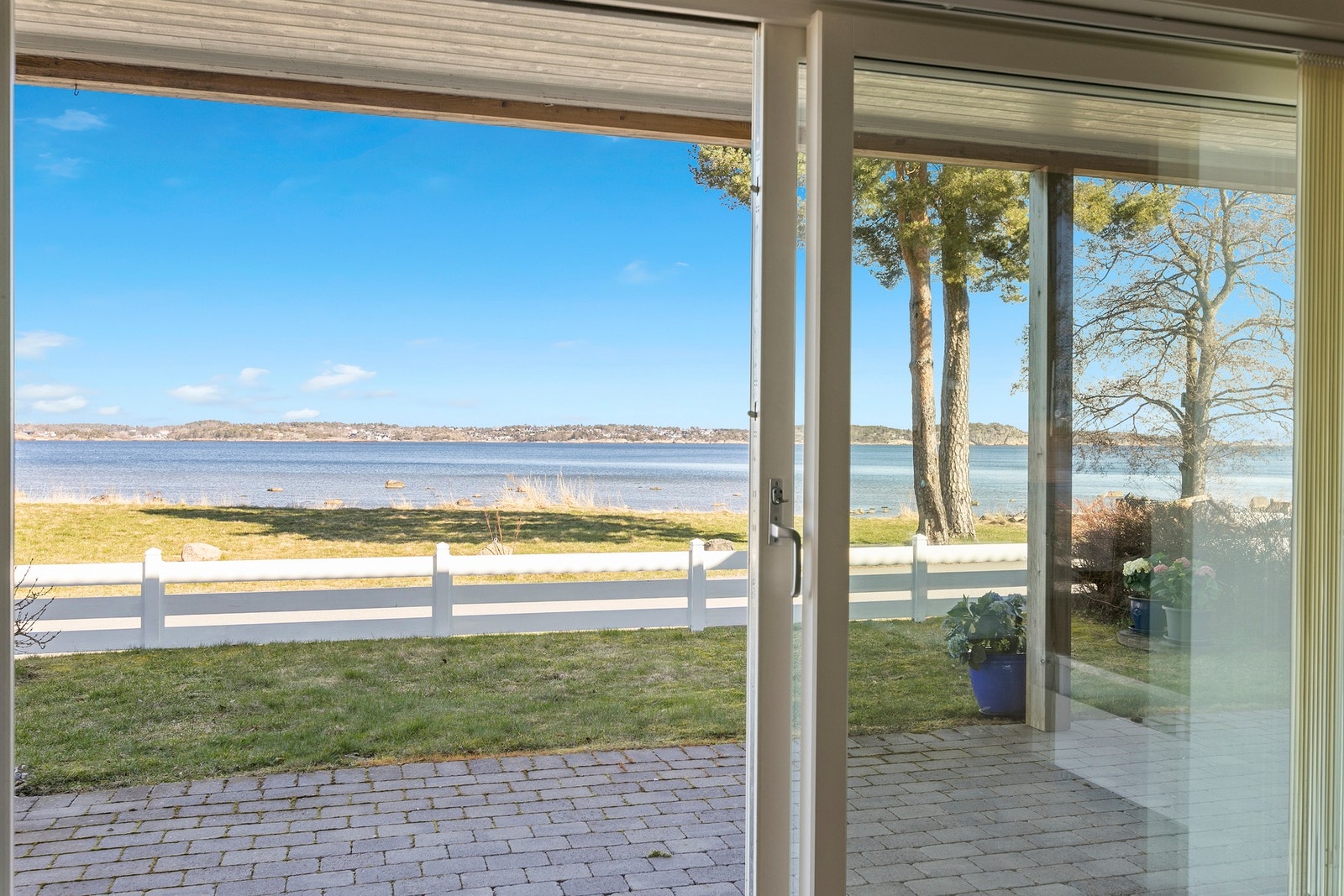 Her bor du i 1. rekke mot sjøen med uhindret utsikt over Larviksfjorden. Galleribilde