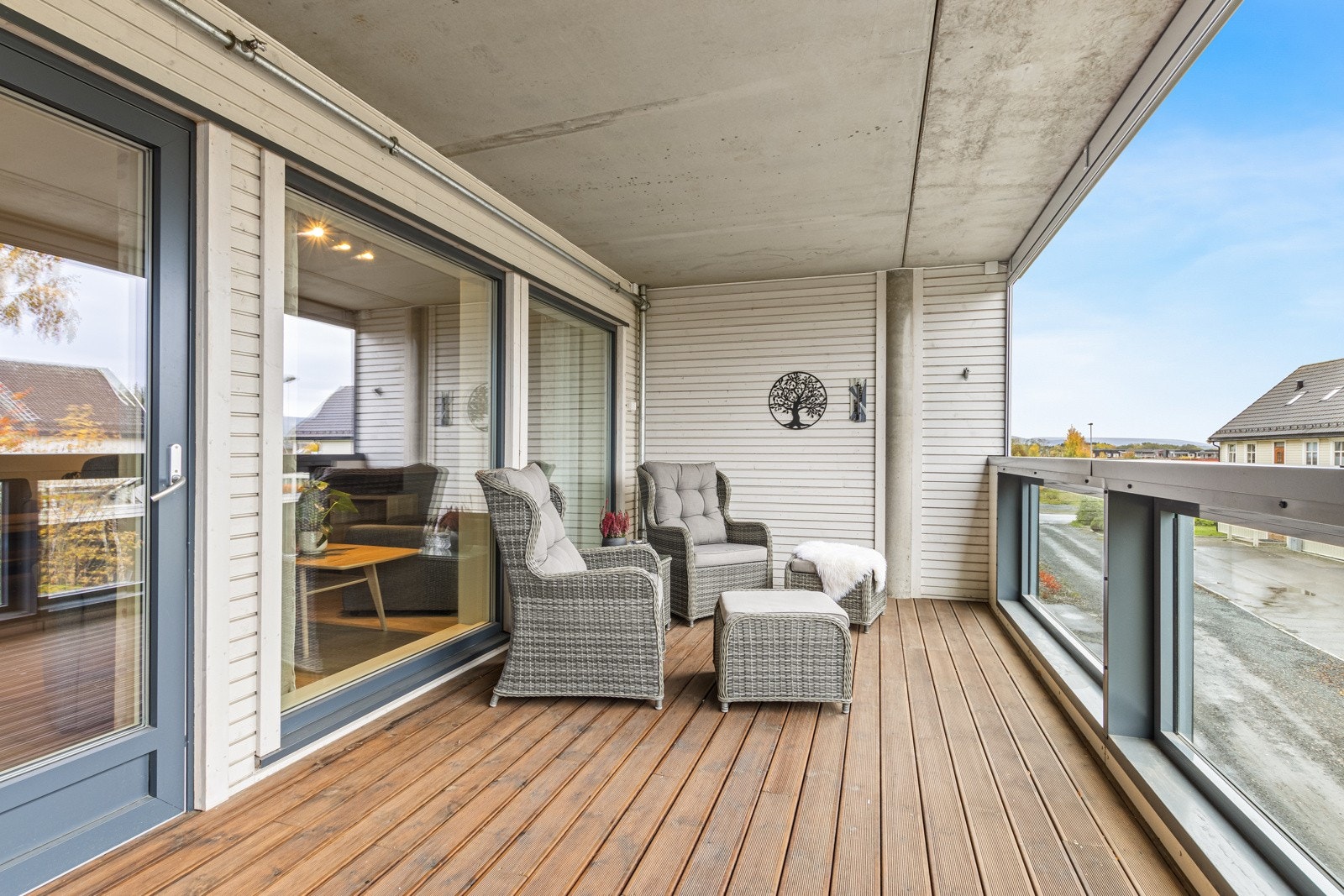 Stor, takoverbygd balkong på 20m² vendt mot sør. Galleribilde