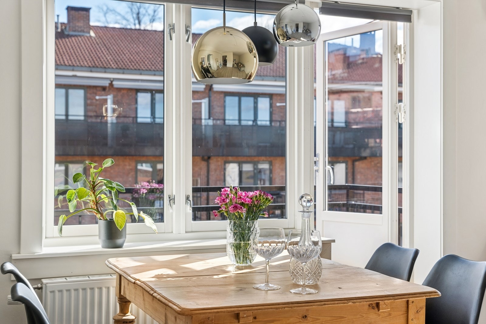 Fra stuen er det adkomst til balkongen Galleribilde
