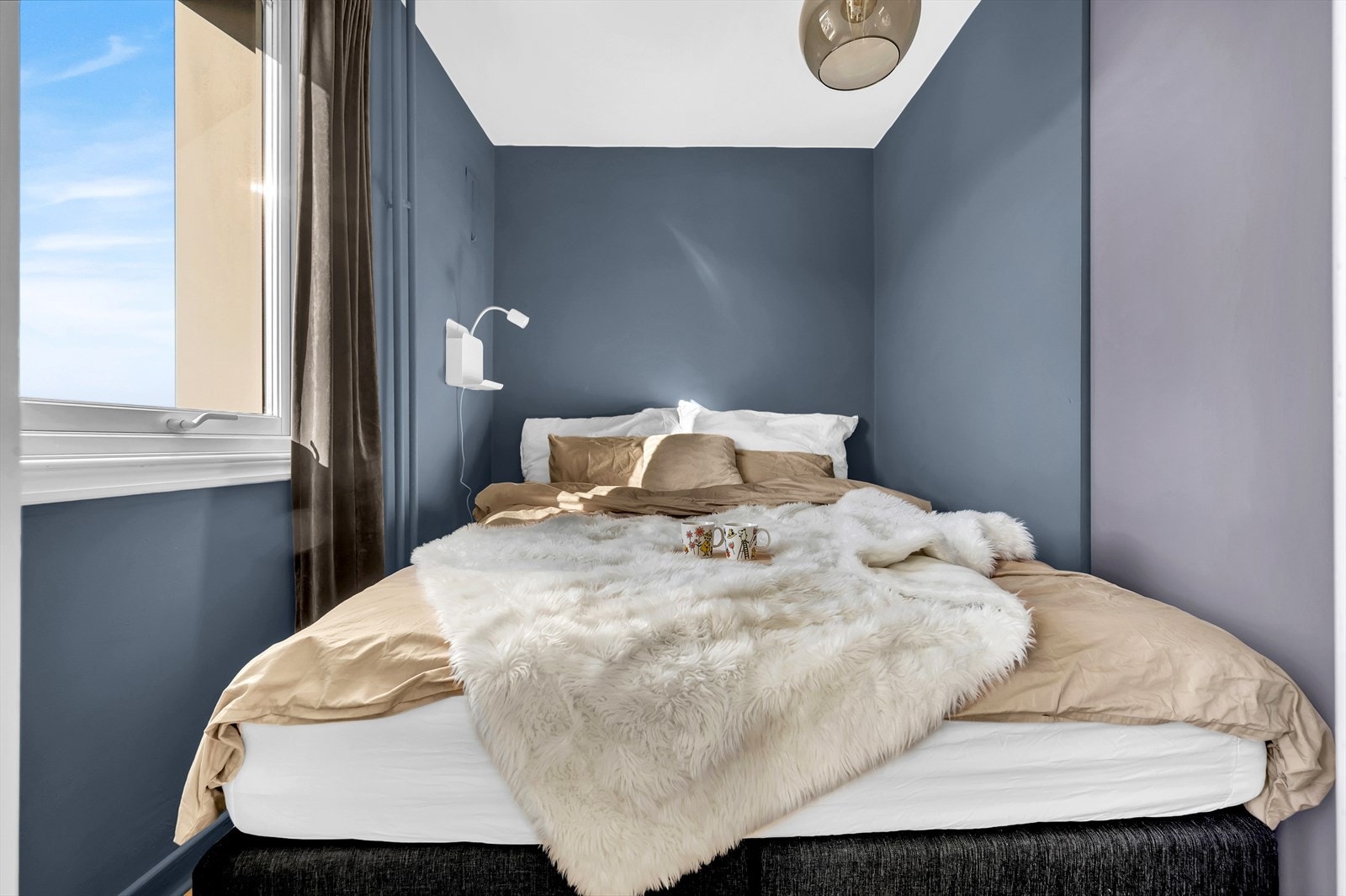 Soverom med plass til dobbeltseng. Galleribilde