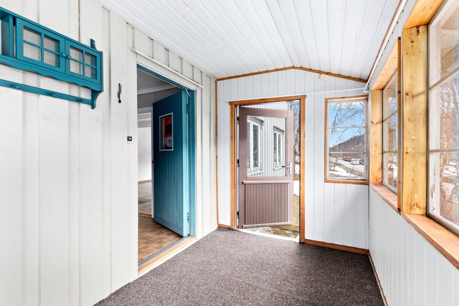 Vinterhage på 6,5 kvm med direkte utgang til hagen. Galleribilde