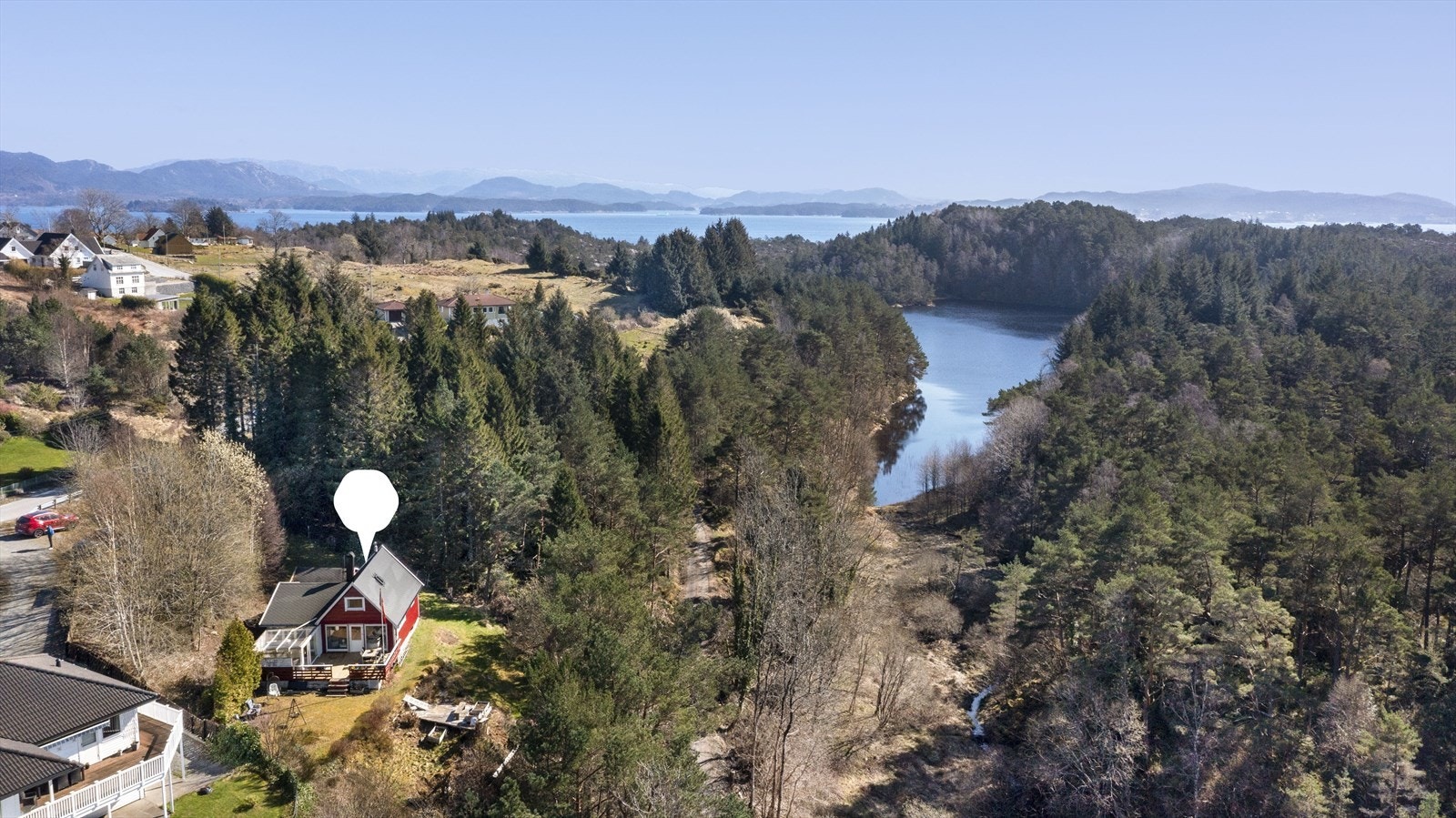 Naturskjønn og idyllisk beliggenhet med nærhet til sjø og natur Galleribilde