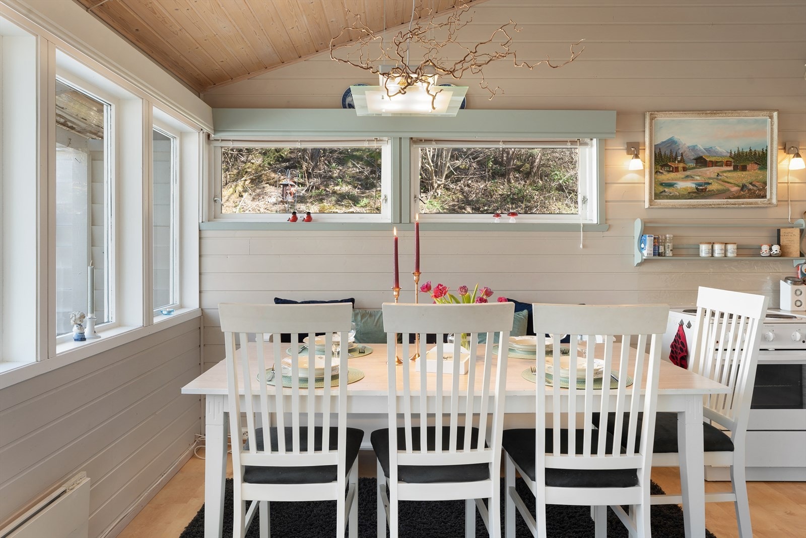 God plass til stort spisebord Galleribilde