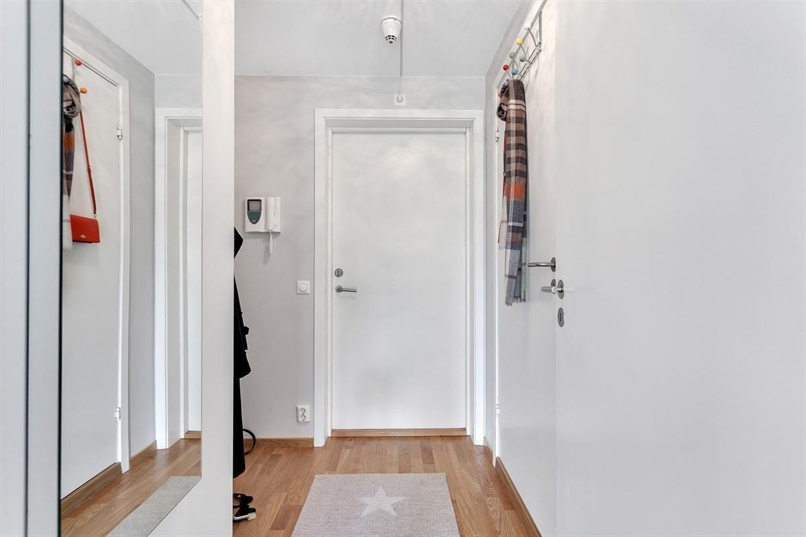 Praktisk entré Galleribilde