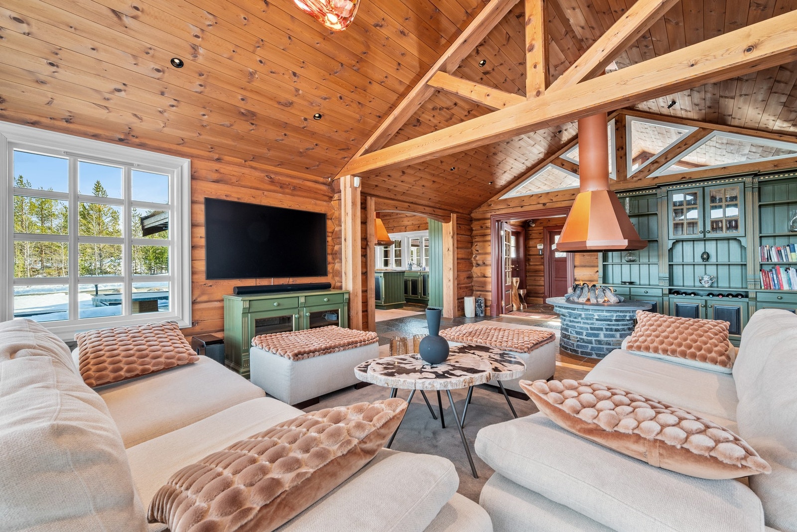 Alle rommene har varme i gulv utenom soverommene. Galleribilde