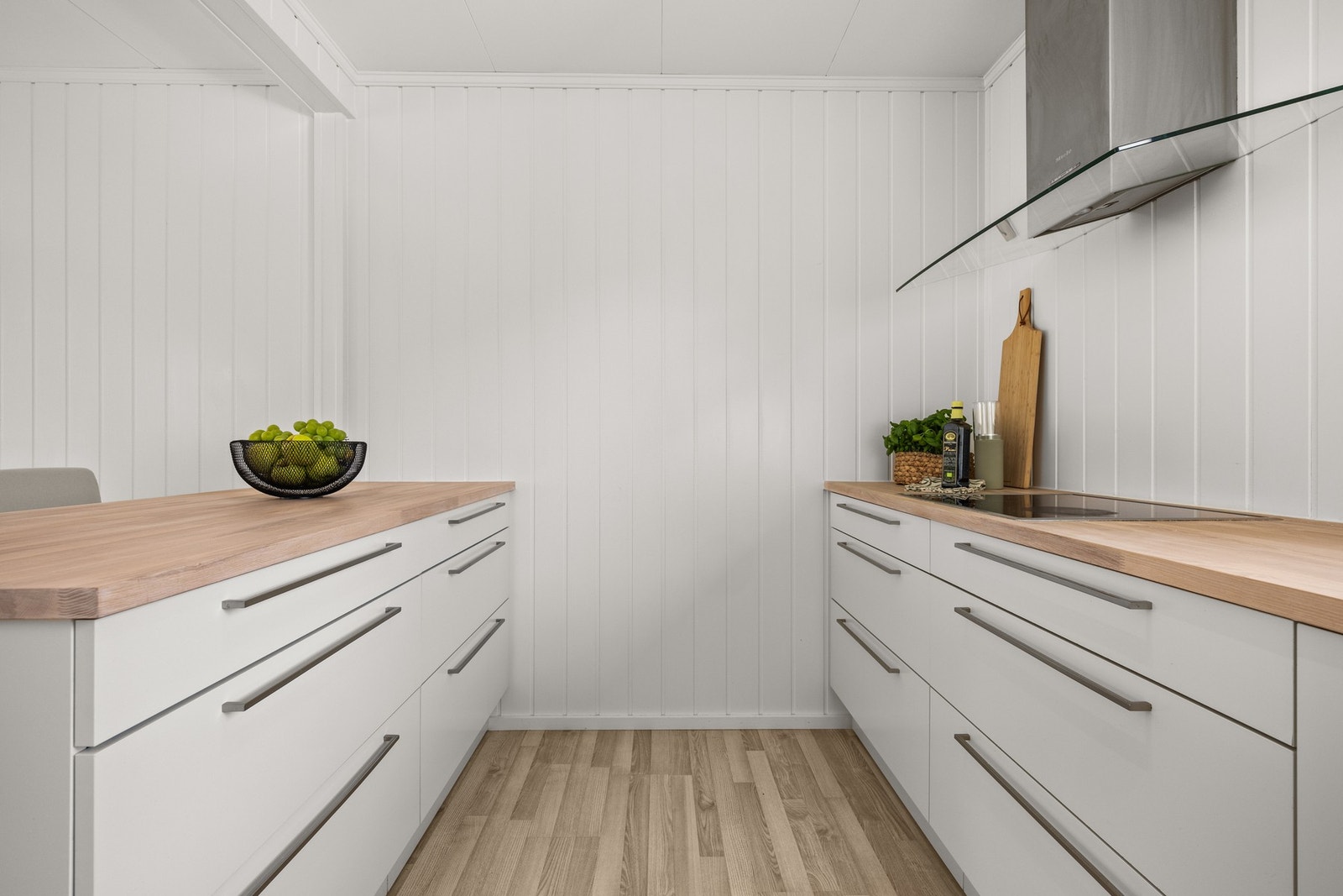 Kjøkkenet har store arbeidsflater som gjør større middager enkle å håndtere! Galleribilde