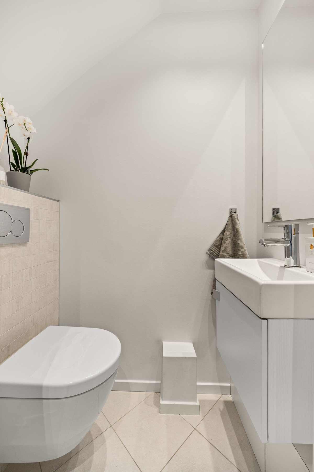 Ved entréen er det også et praktisk separat toalett. Galleribilde