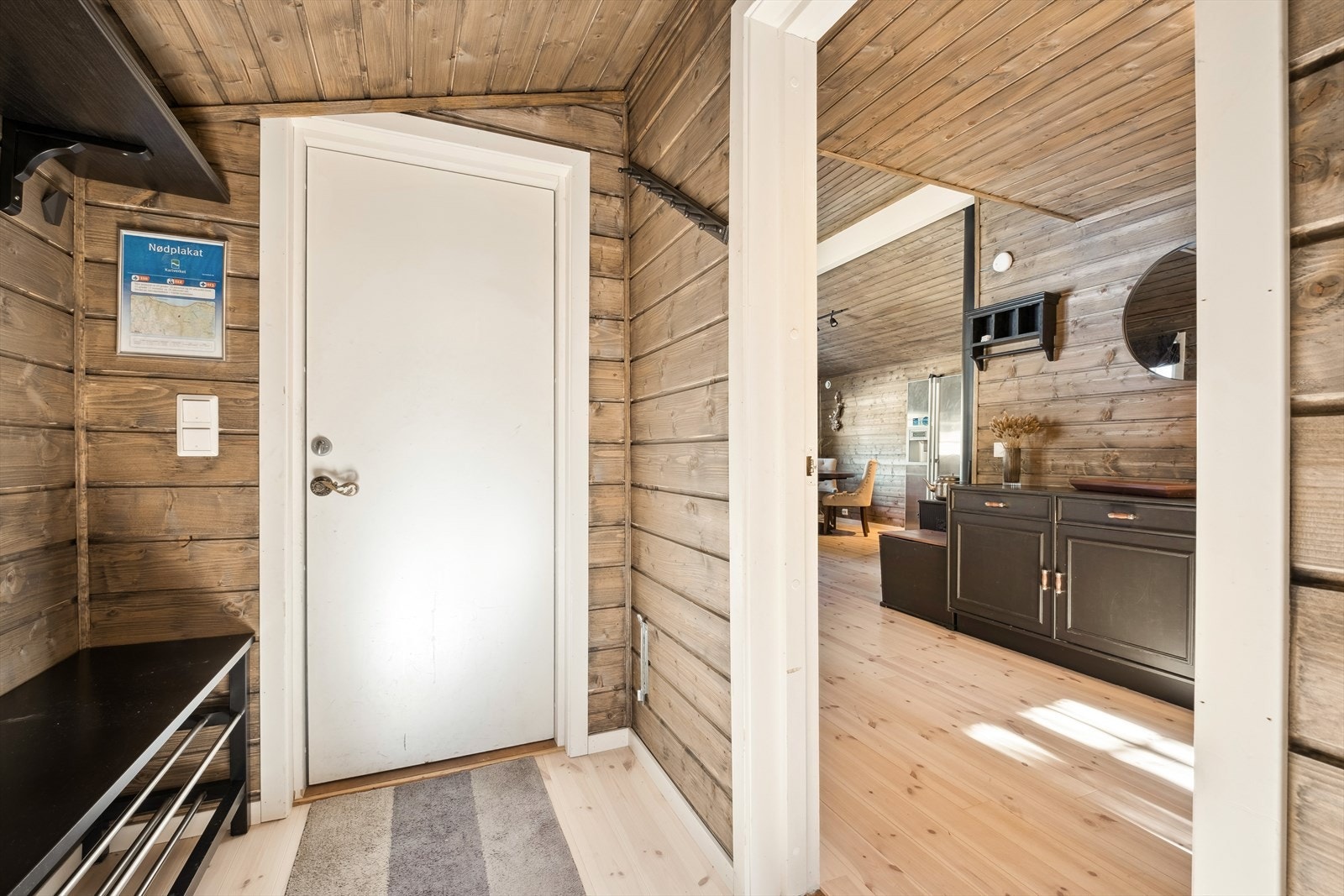 Det medfølger også en nausttomt nede ved innsvatnet (se salgsoppgave) Galleribilde