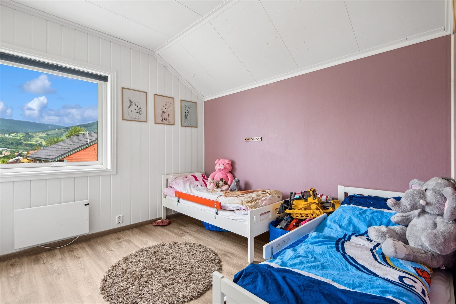 Soverom 2 er også av god størrelse. Galleribilde