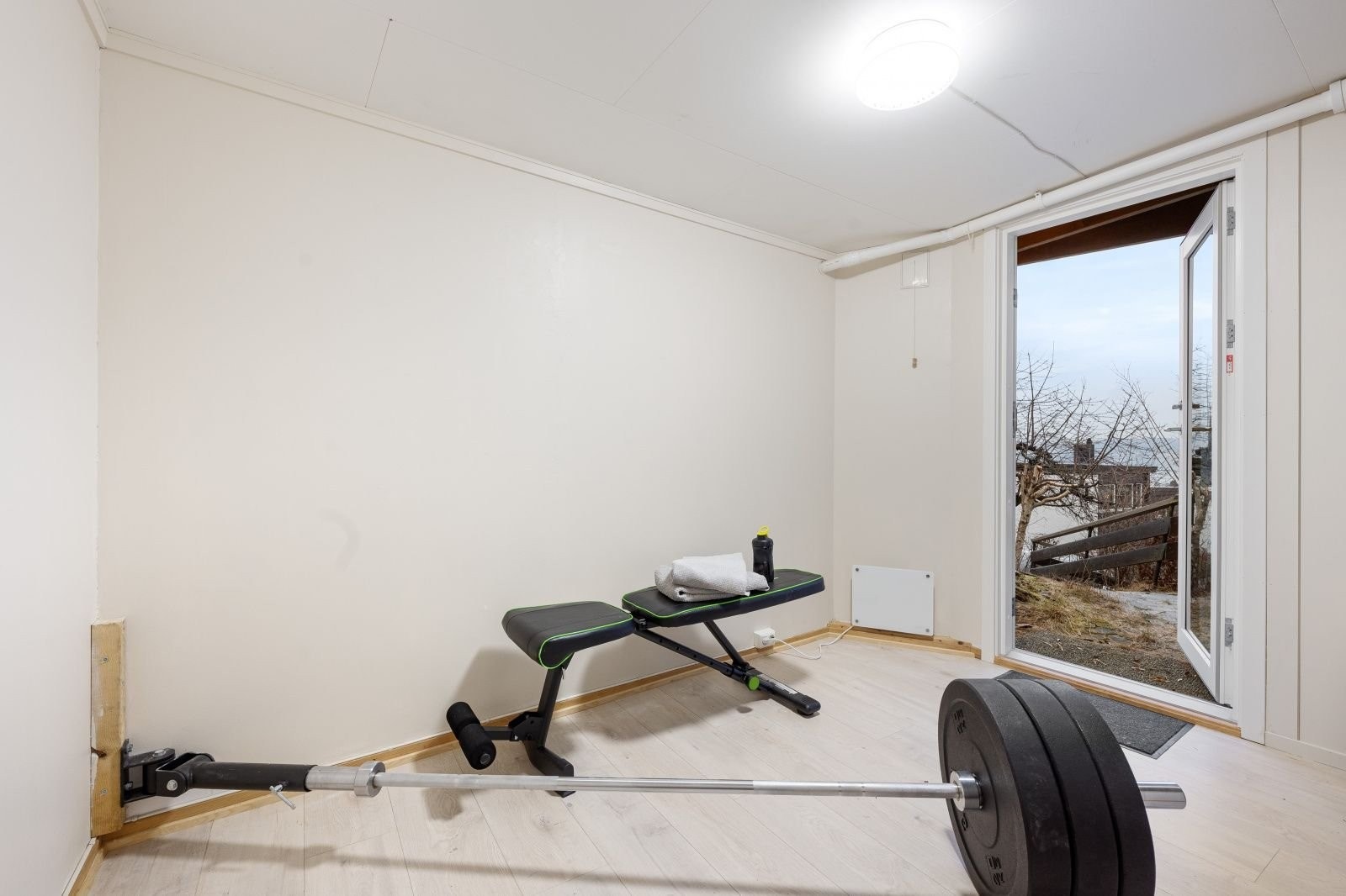Treningsrommet kan også brukes som gang, bod eller TV- stue. Galleribilde