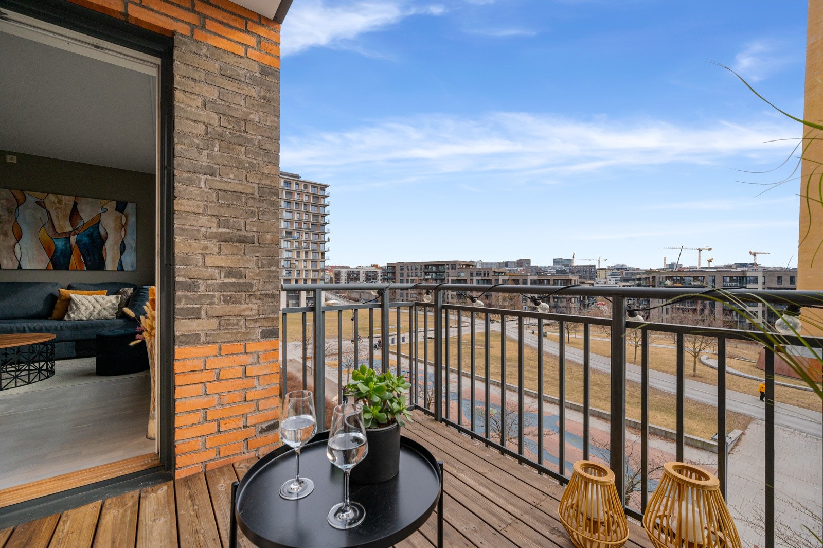 God plass til utemøbler, grill og beplantning Galleribilde