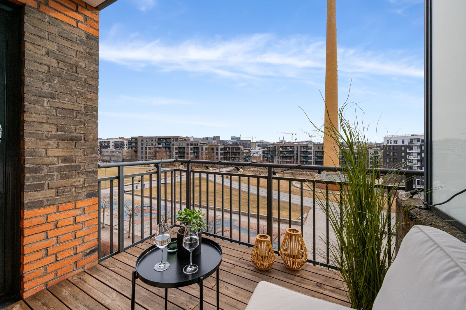 Utsikt mot et fredelig uteområdet Galleribilde