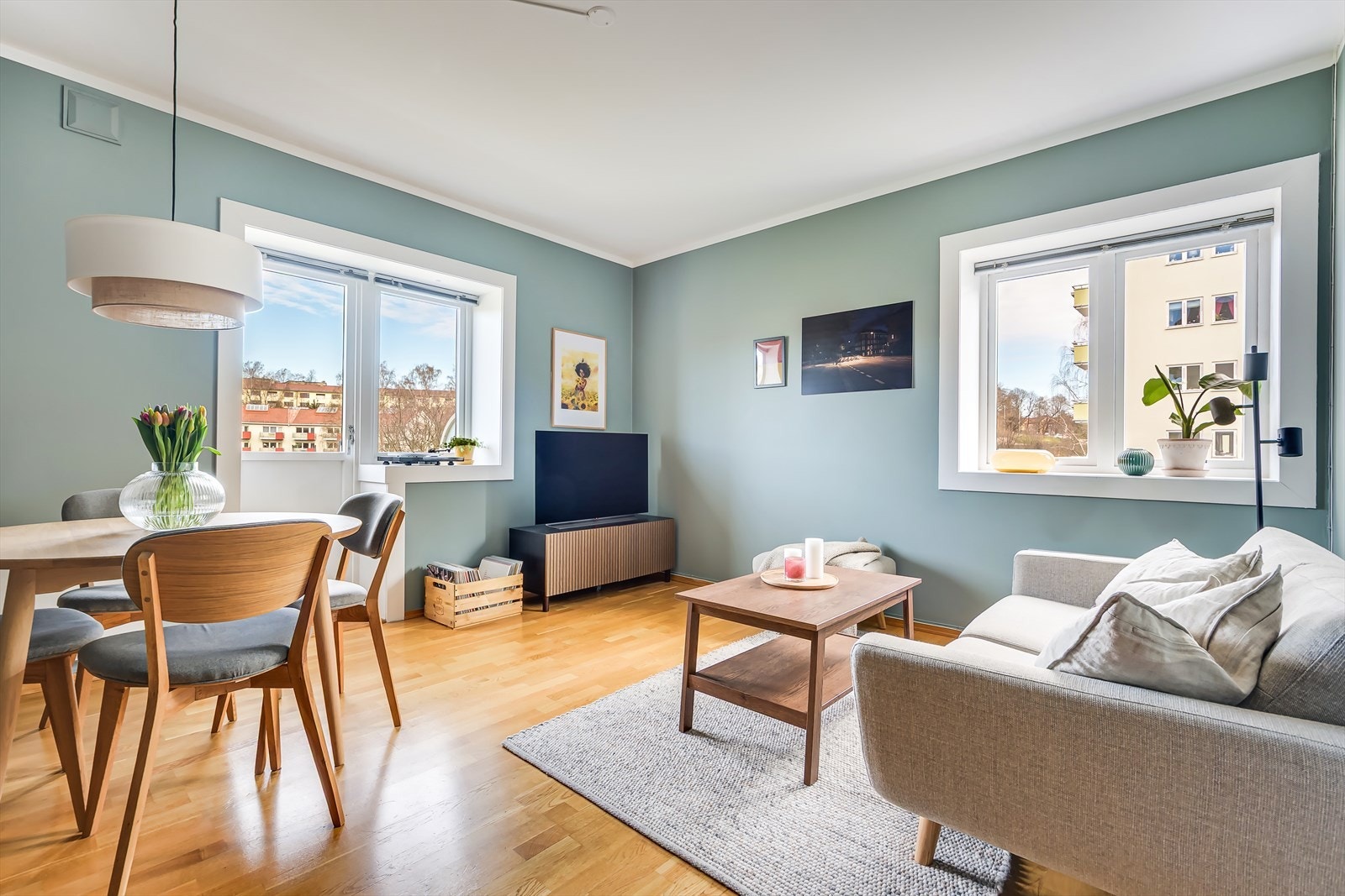 Her har du muligheten til å sikre et perfekt førstegangskjøp med en av borettslagets beste interne beliggenhet! Galleribilde