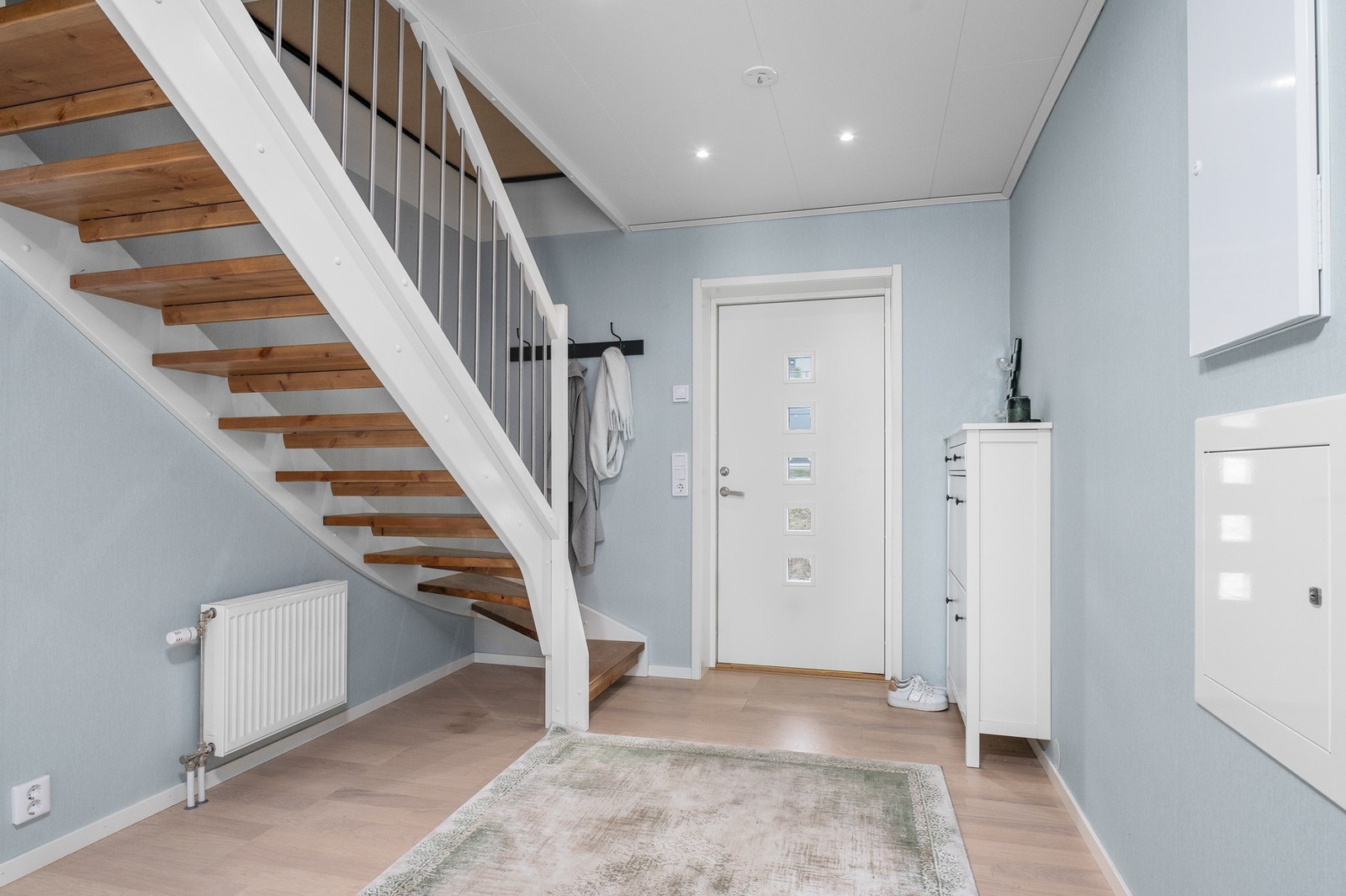 Lys og innbydende entre på 16 kvm. Galleribilde