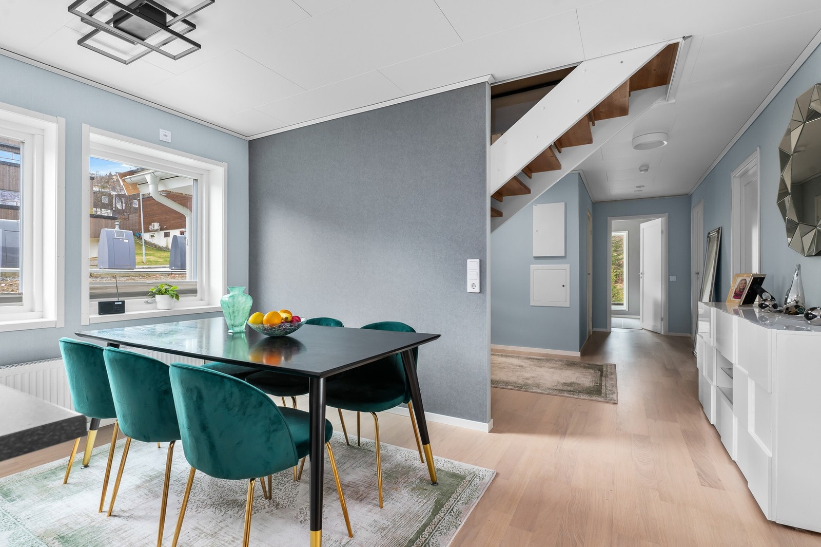 Du har god plass til stort spisebord for hele familien. Galleribilde