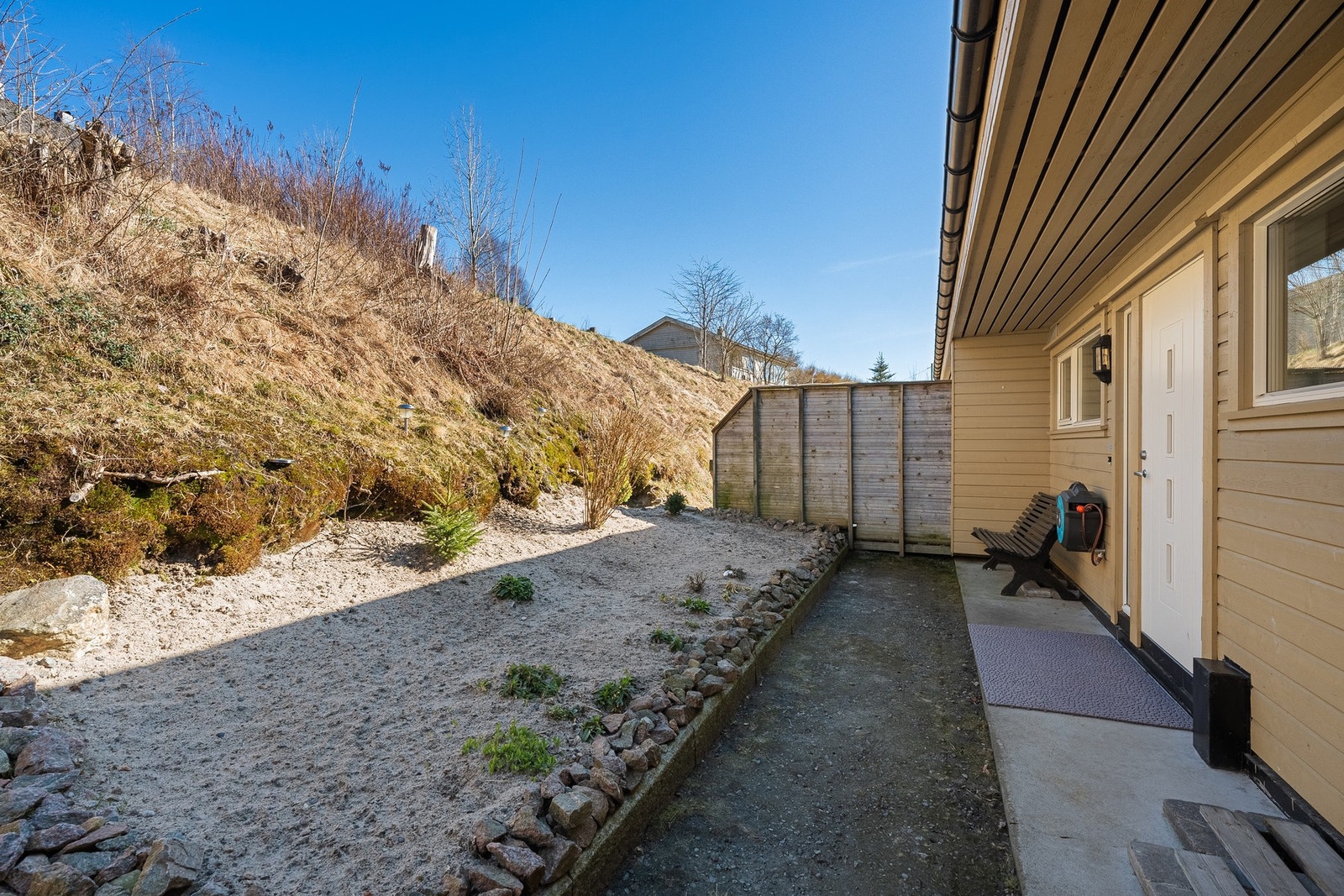 Uteplass ved inngangspartiet Galleribilde