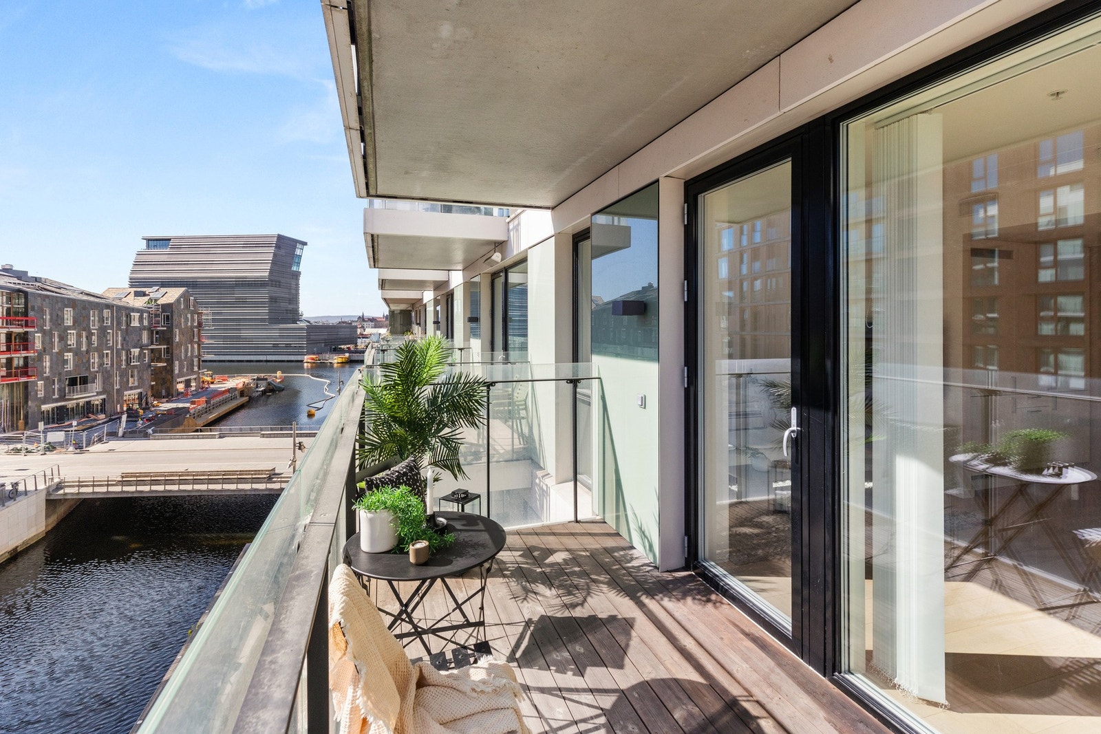 Velkommen til Rostockgata 54 og en gjennomført high-end kanalleilighet. Galleribilde