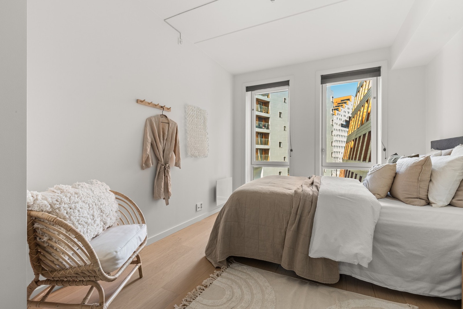 Hovedsoverommet er av god størrelse og har eget walk-in closet. Galleribilde