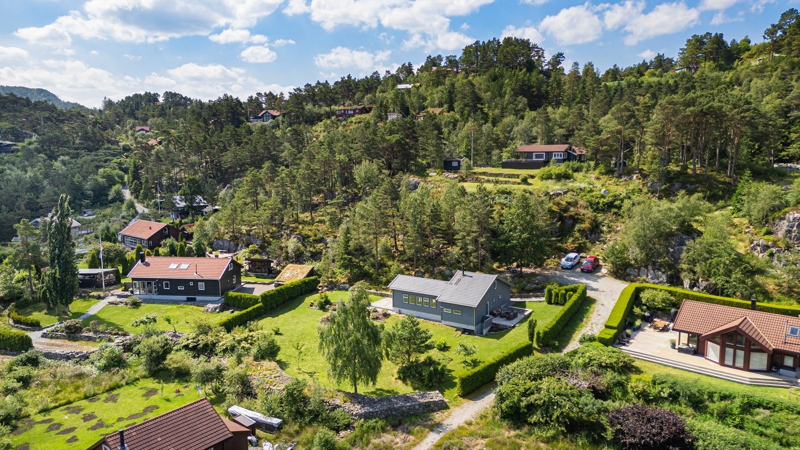 Her kan du dyrke dine egne grønnsaker og urter, lage hyggelige pikniker eller bare nyte fredelige stunder omgitt av vakre blomster og trær. Galleribilde
