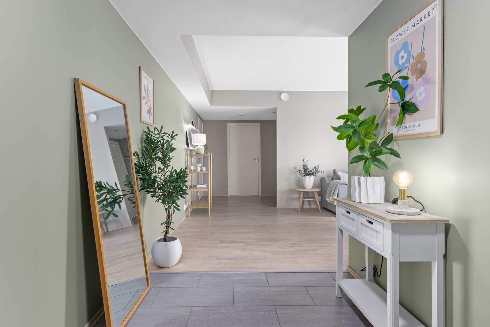 Leiligheten har en gjennomgående bra standard - med rene og lettstelte overflater. Galleribilde