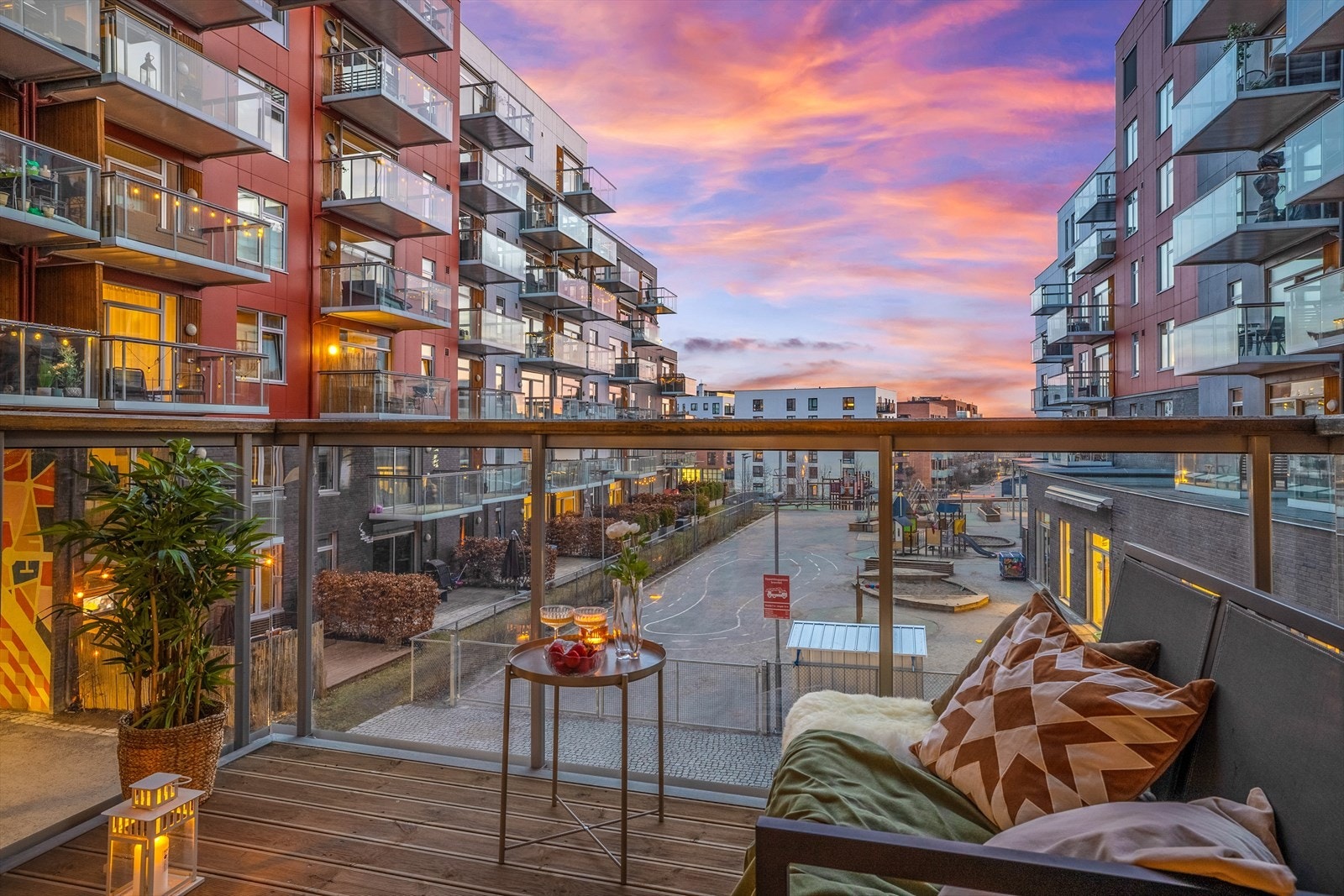 Fra stuen er det utgang til herlig sydvestvendt balkong på 6,5 m² Galleribilde