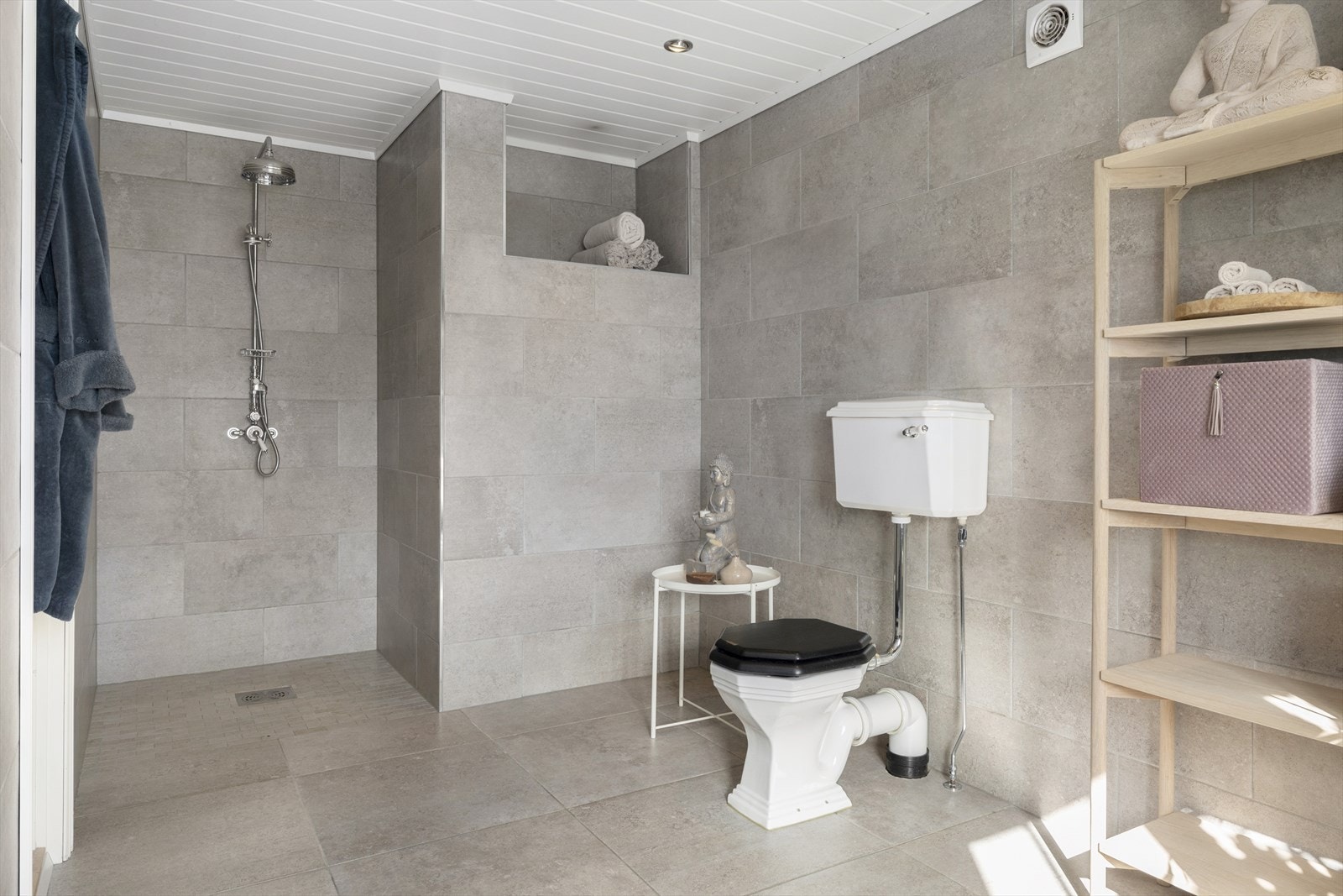 Toalettet er bl.a fra eksklusive Little England. Galleribilde