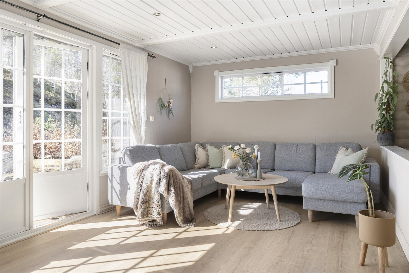 Gulvet i stuen er lagt for kun få år siden. Galleribilde