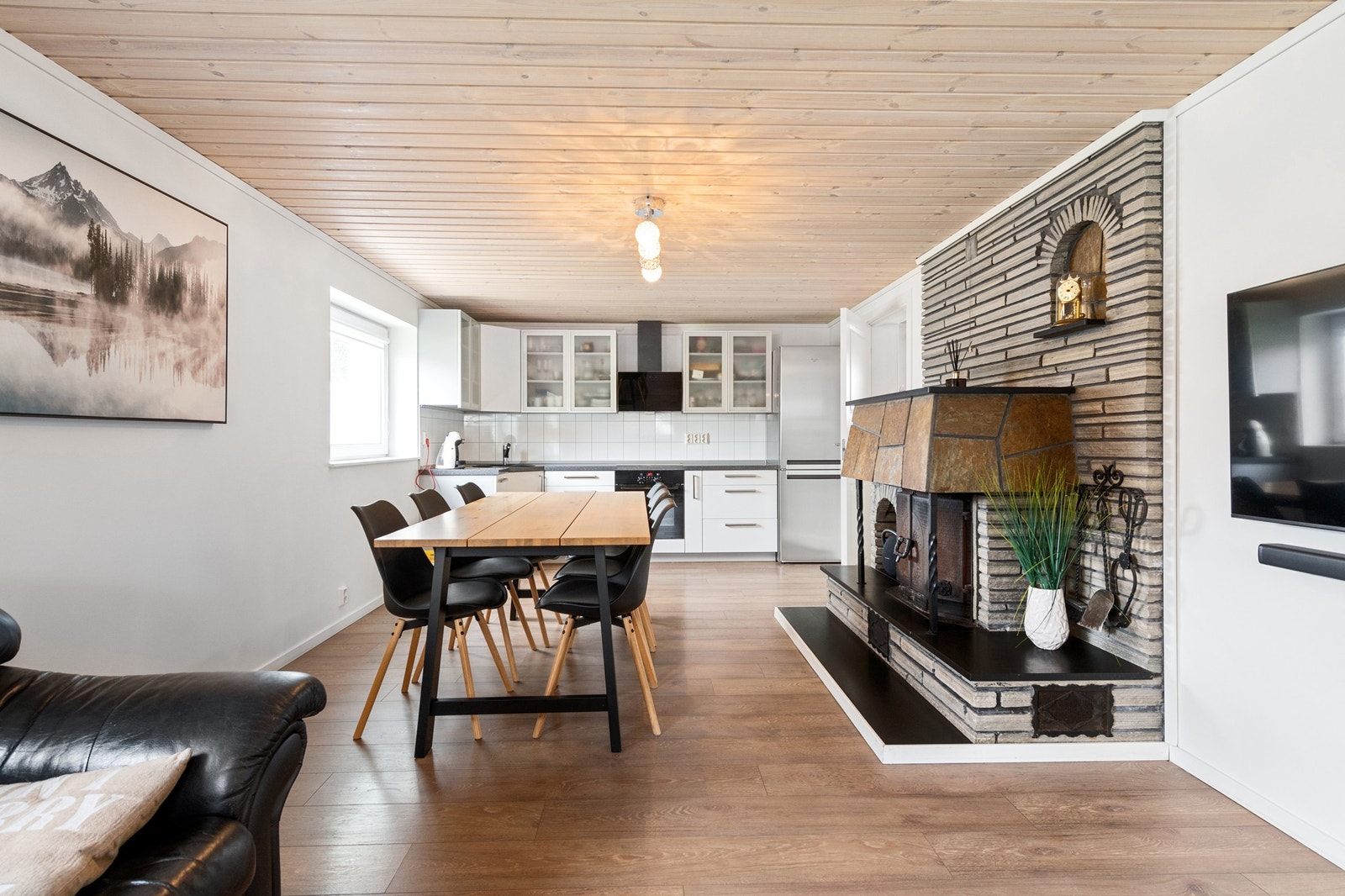 Innredet stue/kjøkken - kjeller Galleribilde