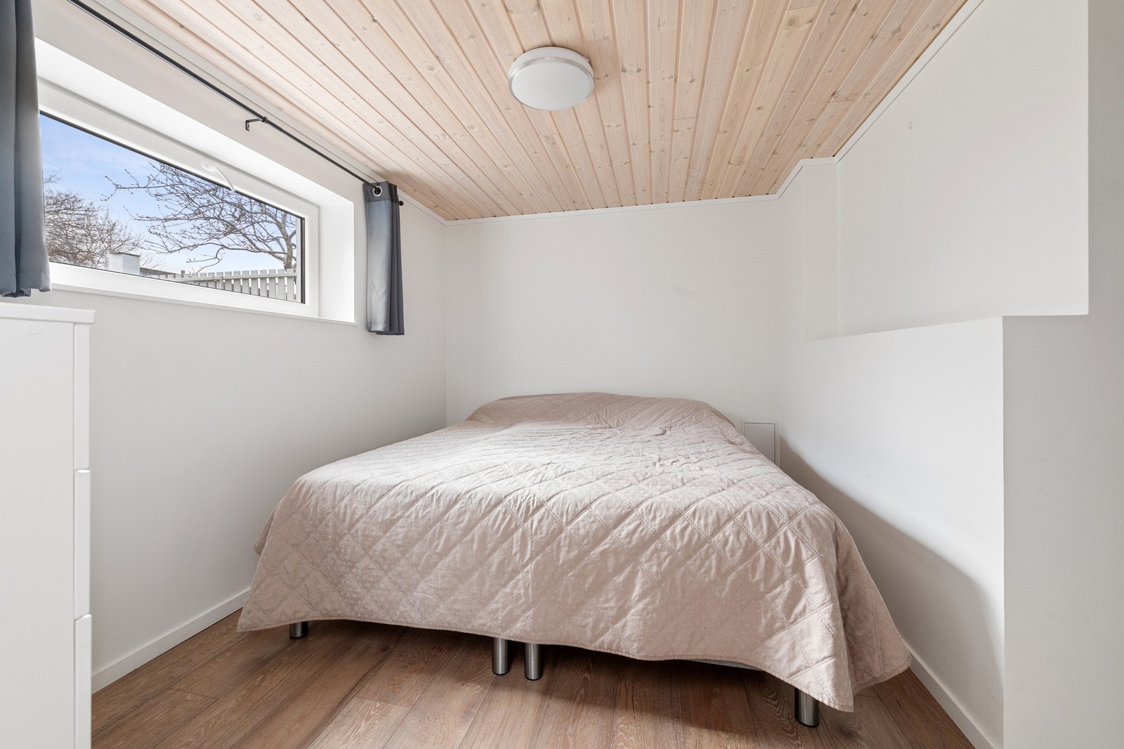 Innredet soverom i kjeller Galleribilde