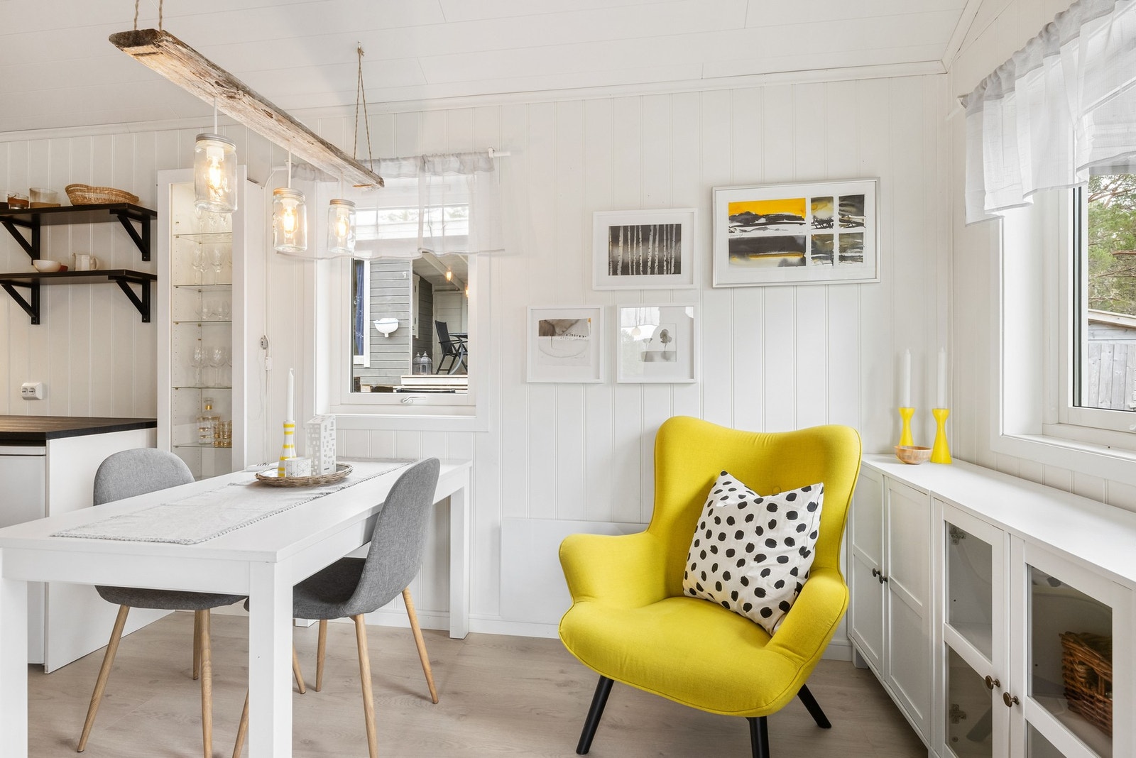 Arealet på stue/kjøkken er ca. 23 kvm Galleribilde