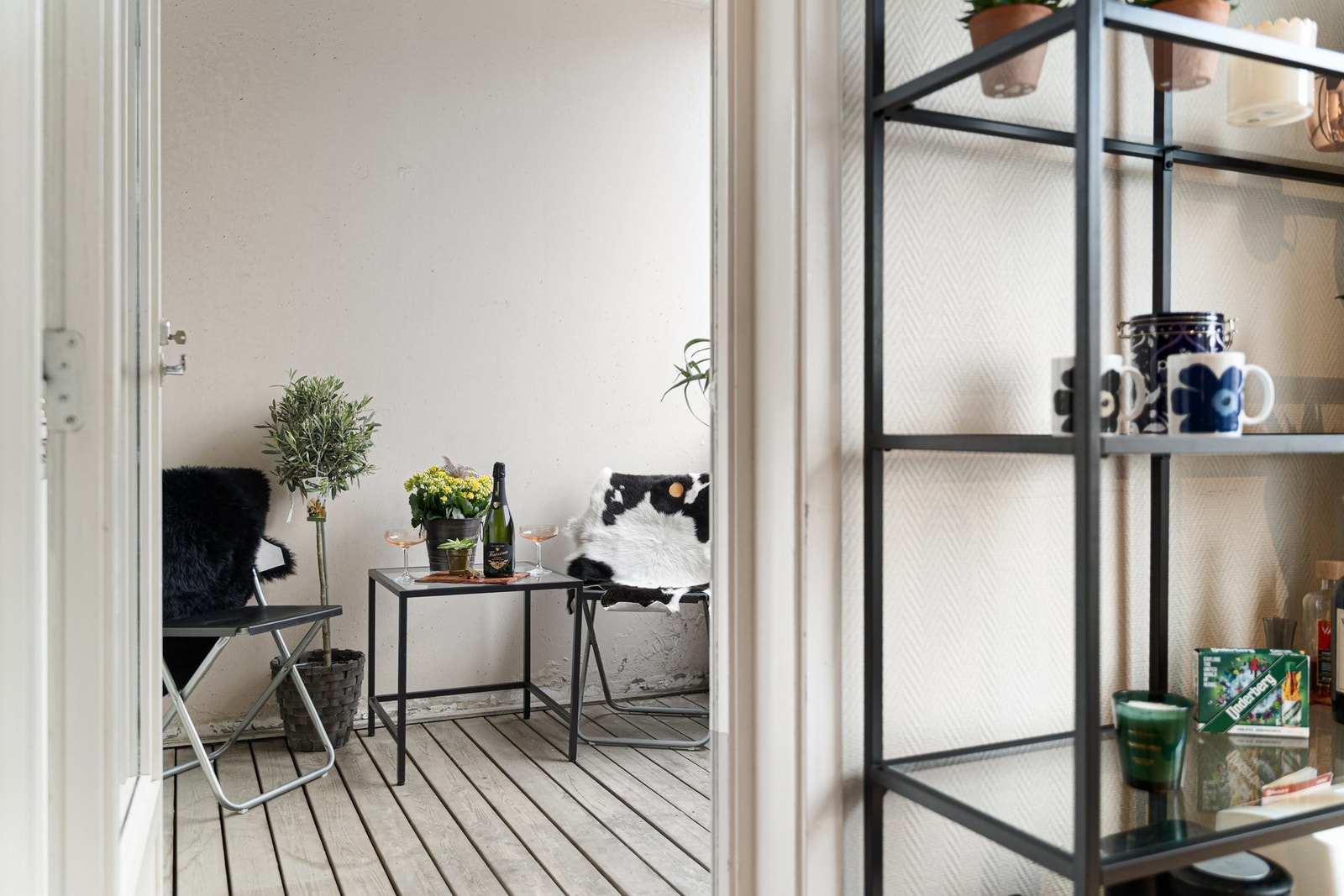 Utgang til balkongen fra stue/kjøkken. Galleribilde