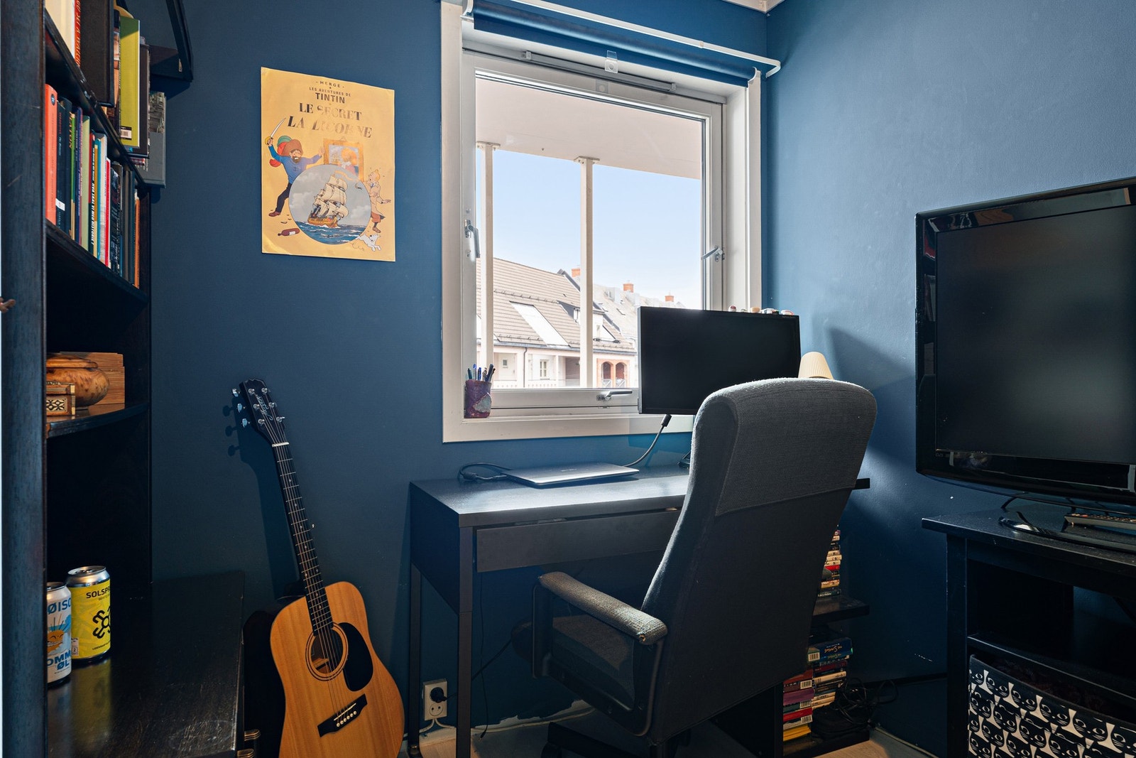 Her får du plass til en stor seng og øvrig møblement. Galleribilde