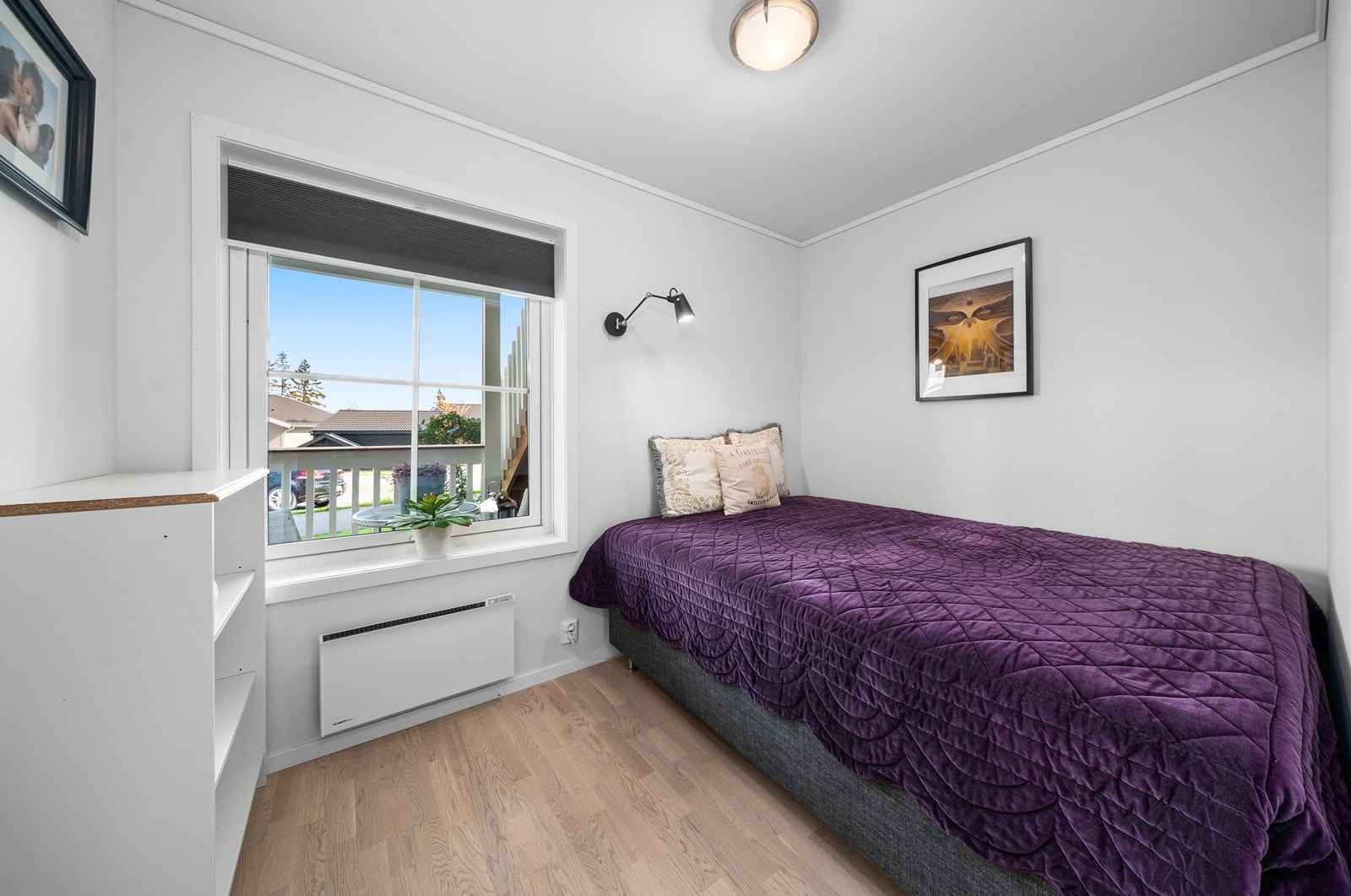 Soverom II | Plisse på vinduet. Galleribilde