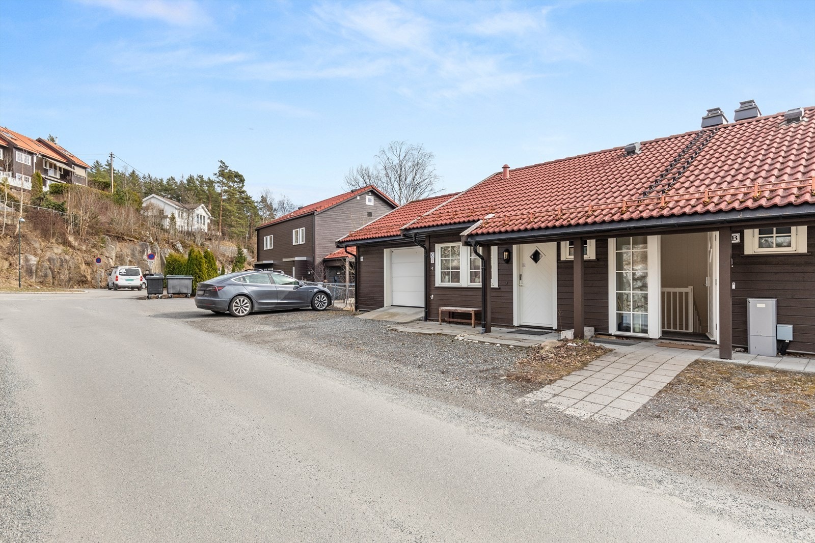 Det følger også med en biloppstillingsplass. Galleribilde