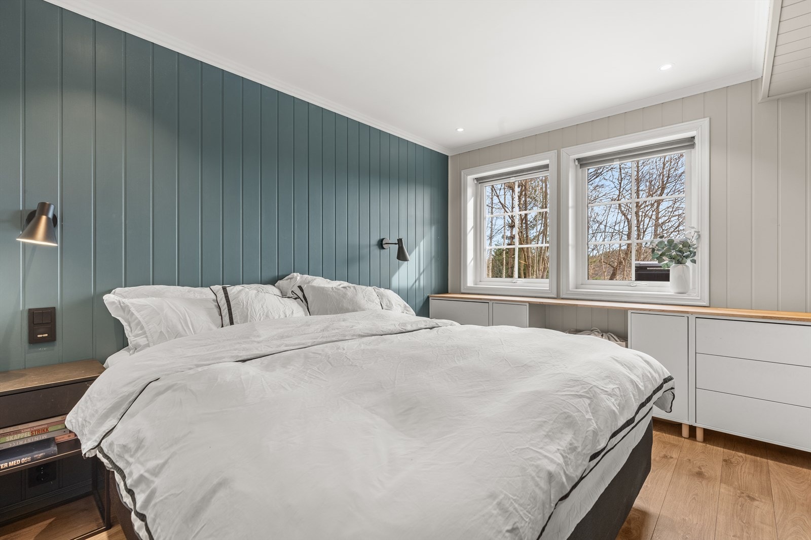 Hovedsoverom er av god størrelse (ca. 10 m²) med plass til en stor dobbeltseng. Galleribilde