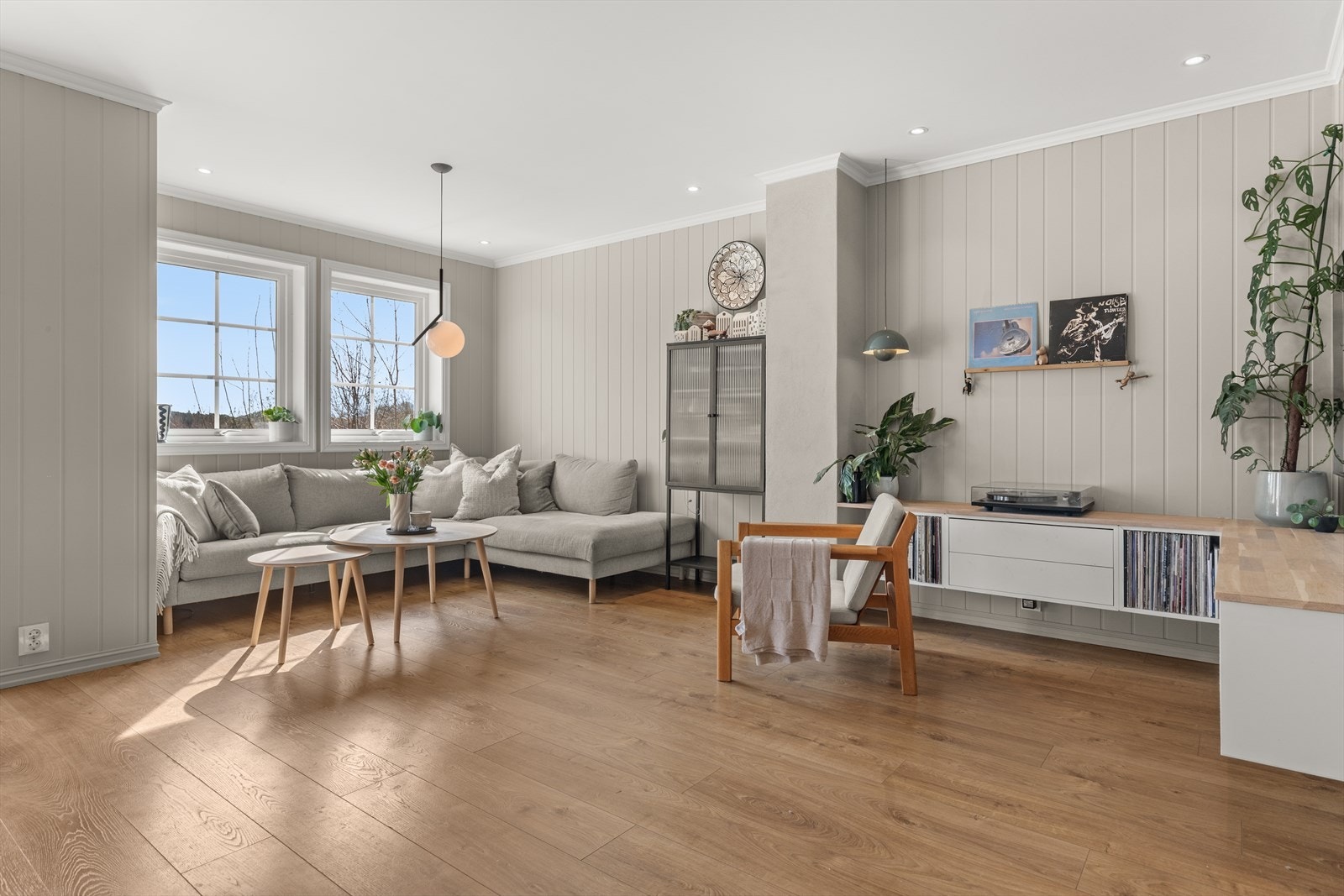 Pipeløp i stue med mulighet for etablering av ildsted. Galleribilde