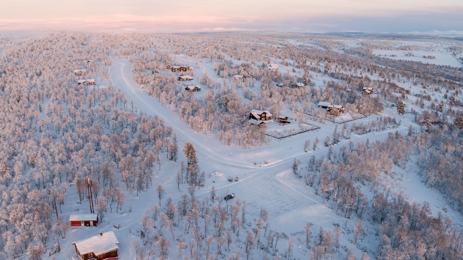 Jakobsåsen ligger i et fritt og snøsikkert område med gode turmuligheter sommer som vinter. Galleribilde