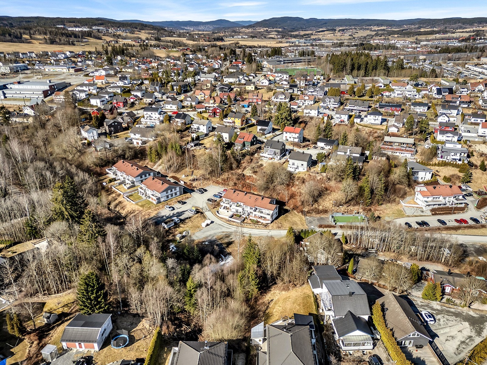 Et fint område med småhusbebyggelse og fine turområder Galleribilde