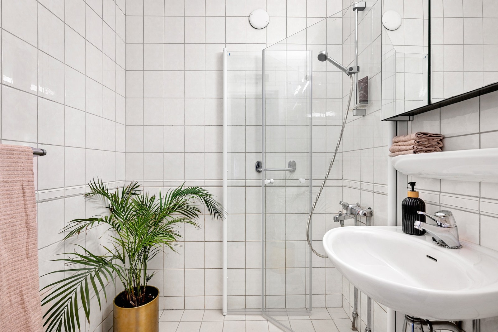 Flislagt bad på 2,4kvm Galleribilde