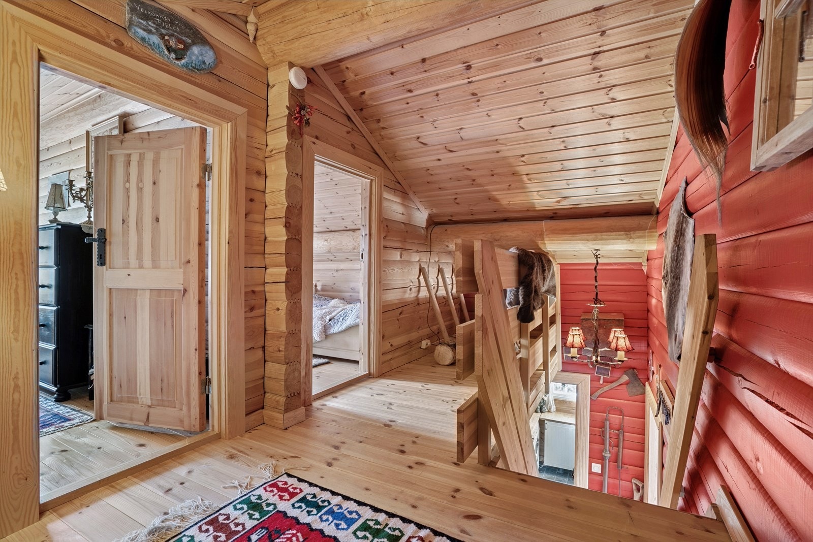 Denne gangen blir fort både lekerom og en liten TV-stue for hyttas yngste. Her har du også 2 soverom til Galleribilde