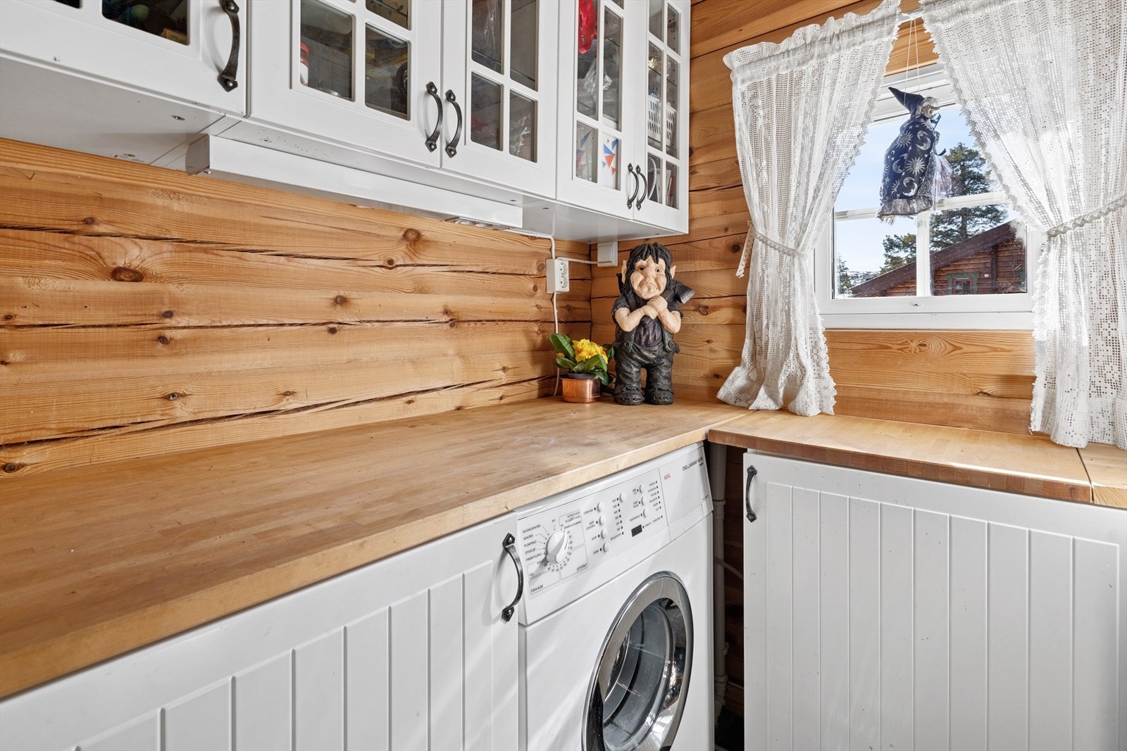 Det er ikke alle som har et vaskerom på hytta si Galleribilde