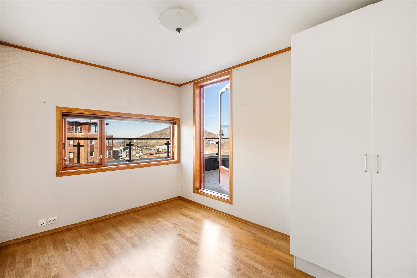 Soverom nr. 1 med utgang til takterrassen. Galleribilde